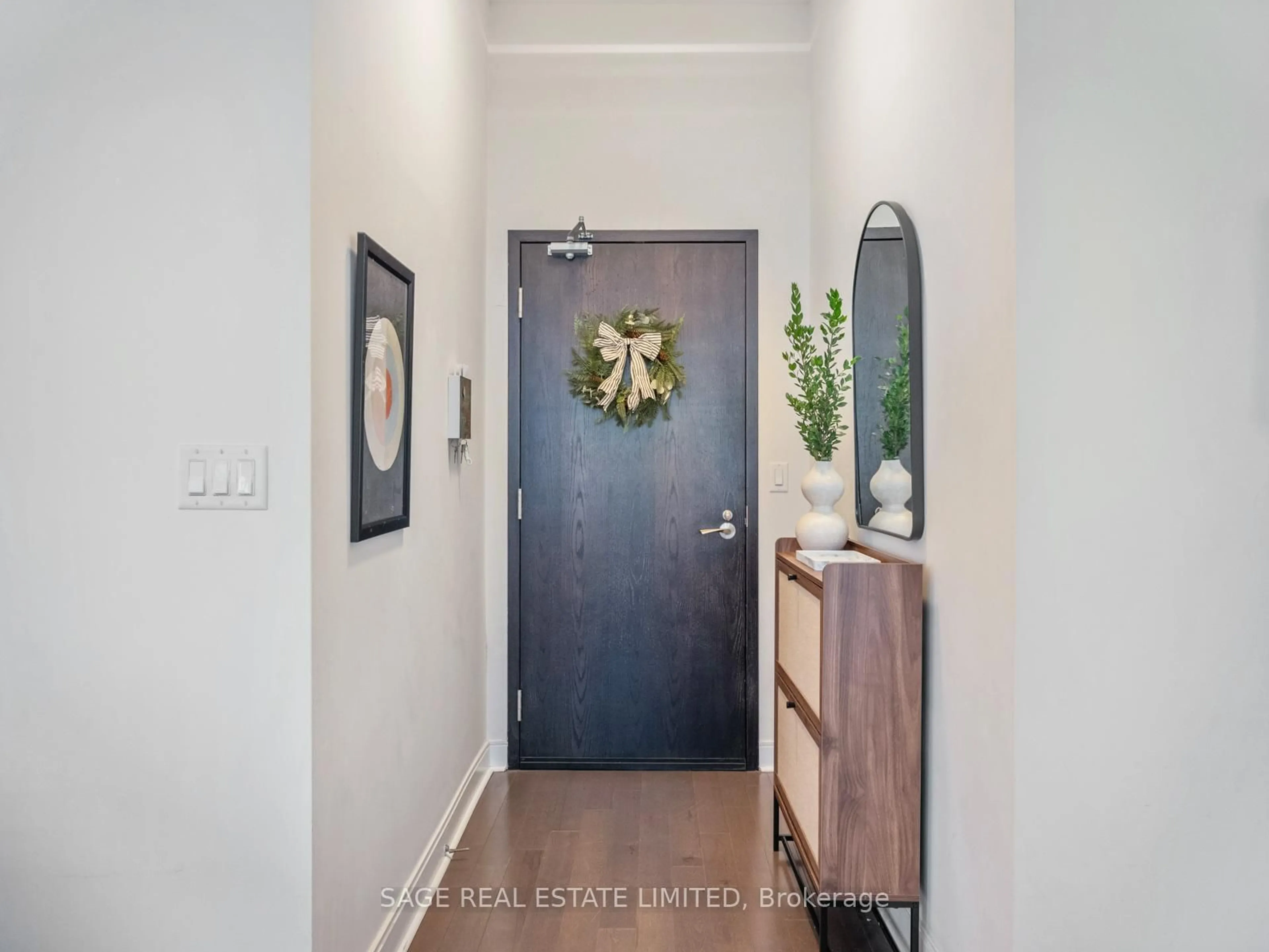 Indoor entryway for 21 Scollard St #608, Toronto Ontario M5R 1G1
