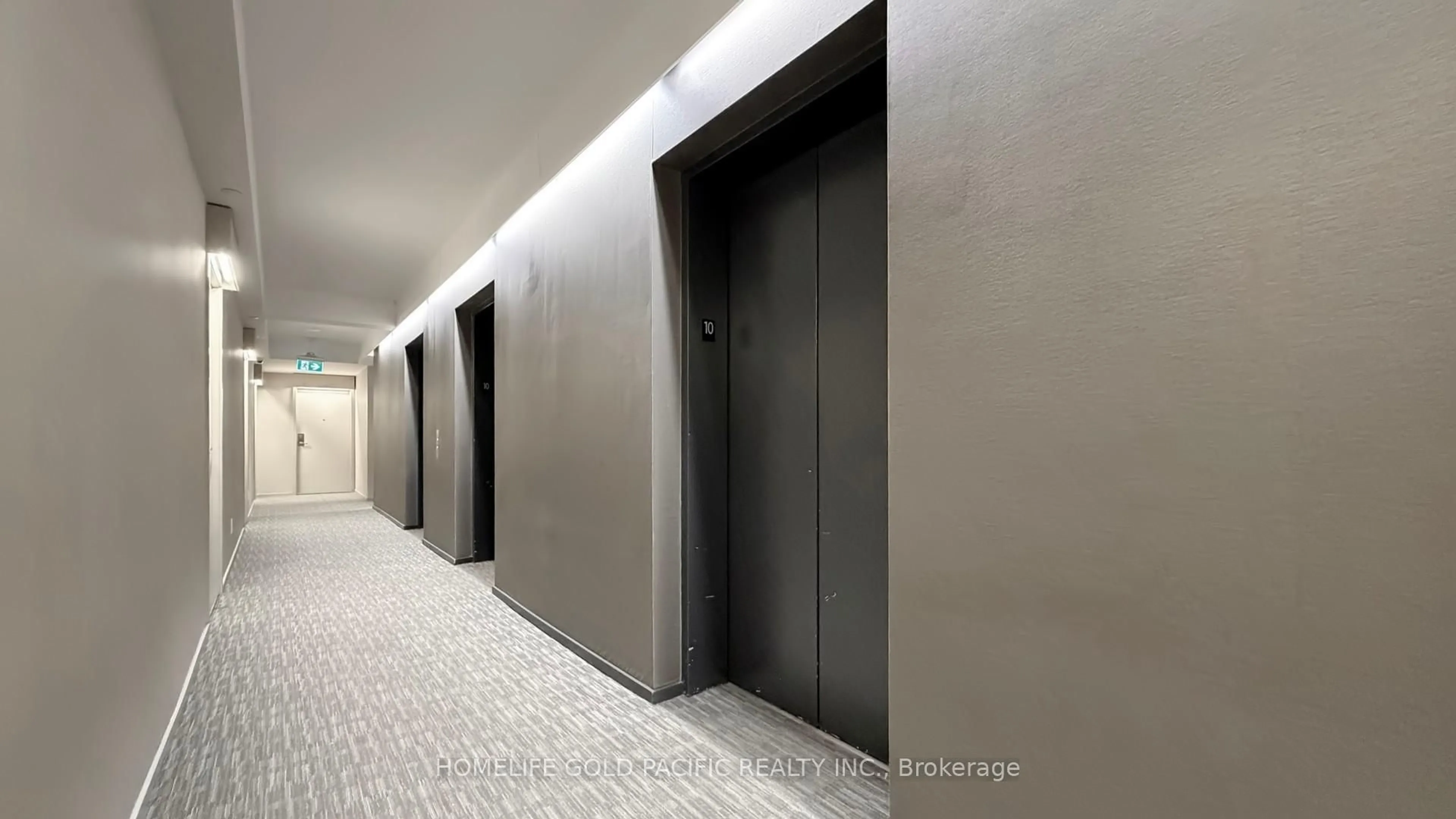 Indoor foyer for 101 Peter St #1005, Toronto Ontario M5V 0G6