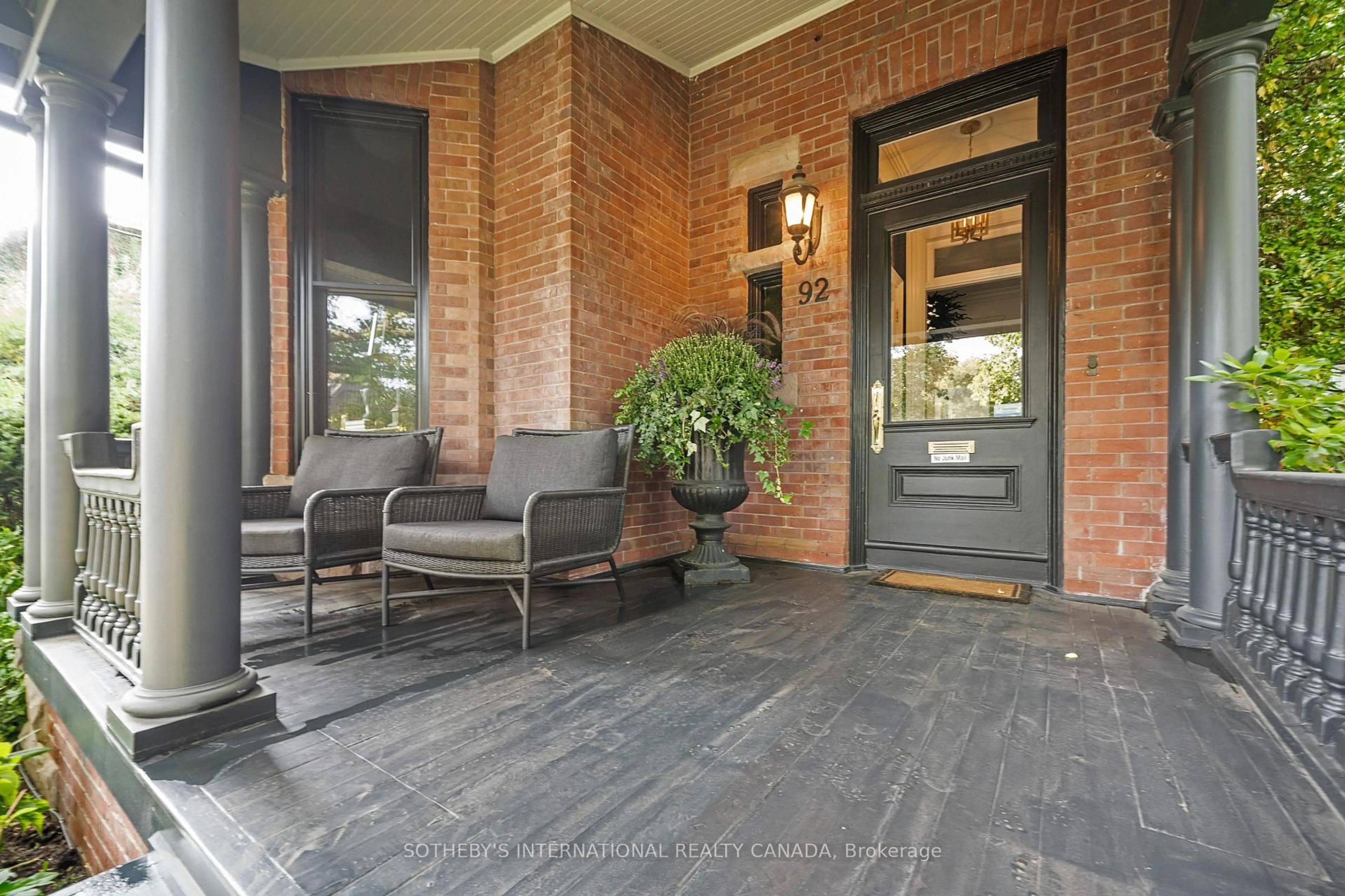 Unknown for 92 Woodlawn Ave, Toronto Ontario M4V 1G7