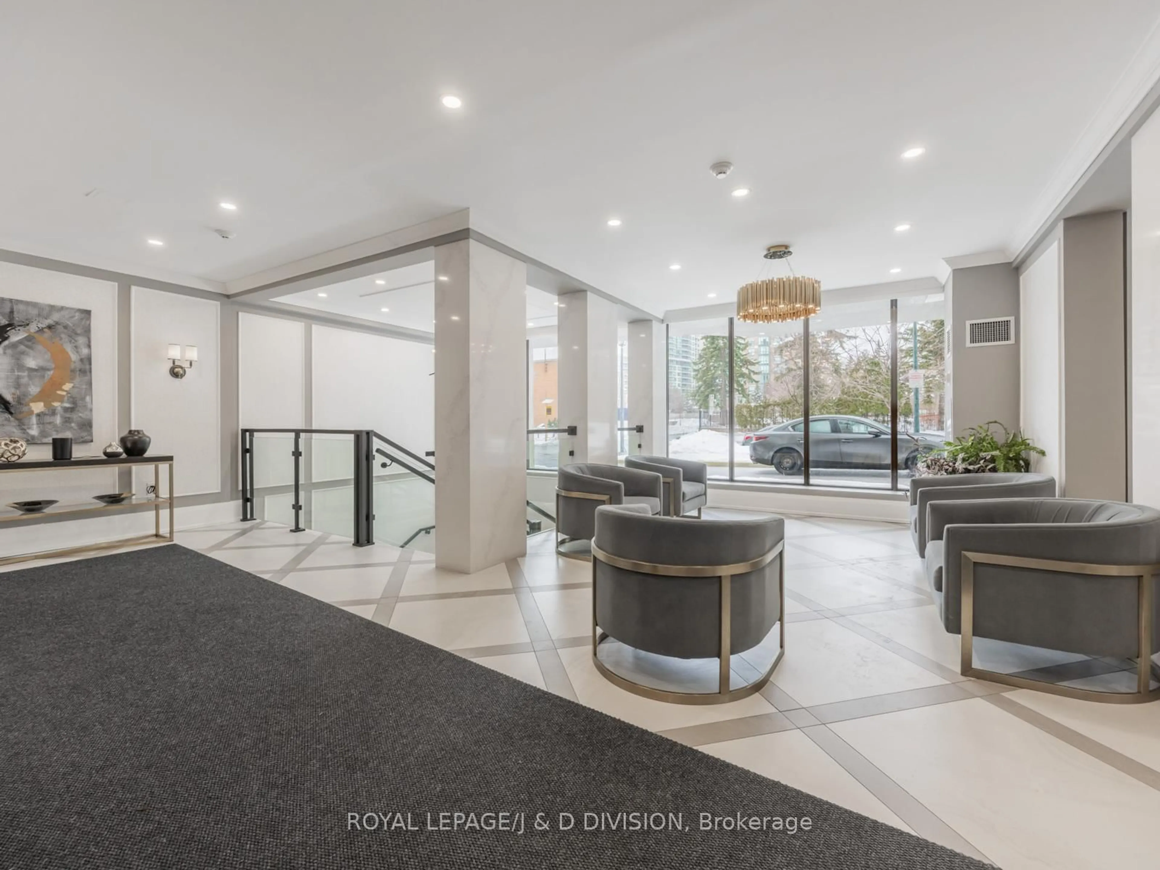Indoor foyer for 5444 Yonge St #212, Toronto Ontario M2N 6J4