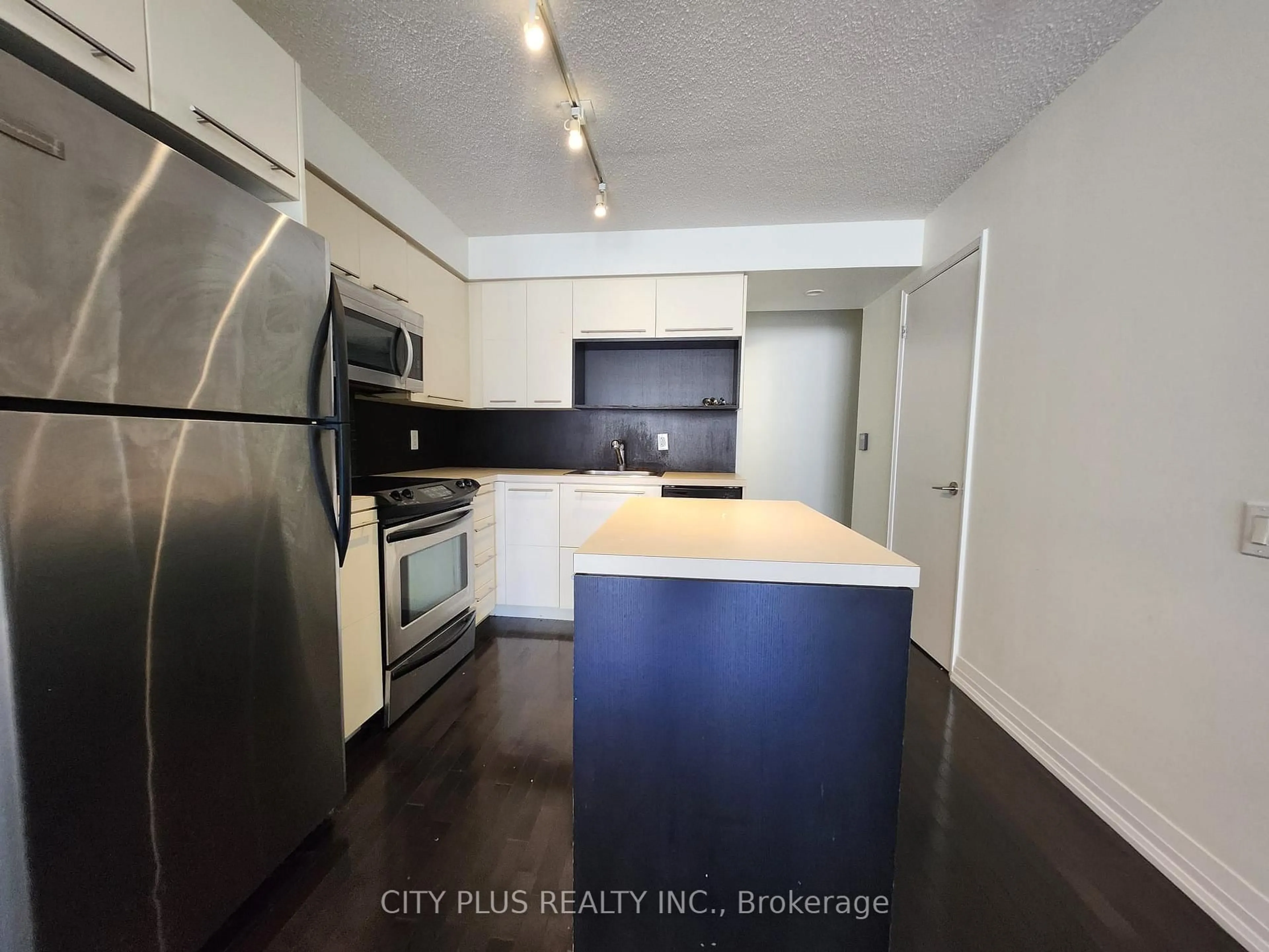 Standard kitchen, unknown for 25 Carlton St #1810, Toronto Ontario M5B 1L2