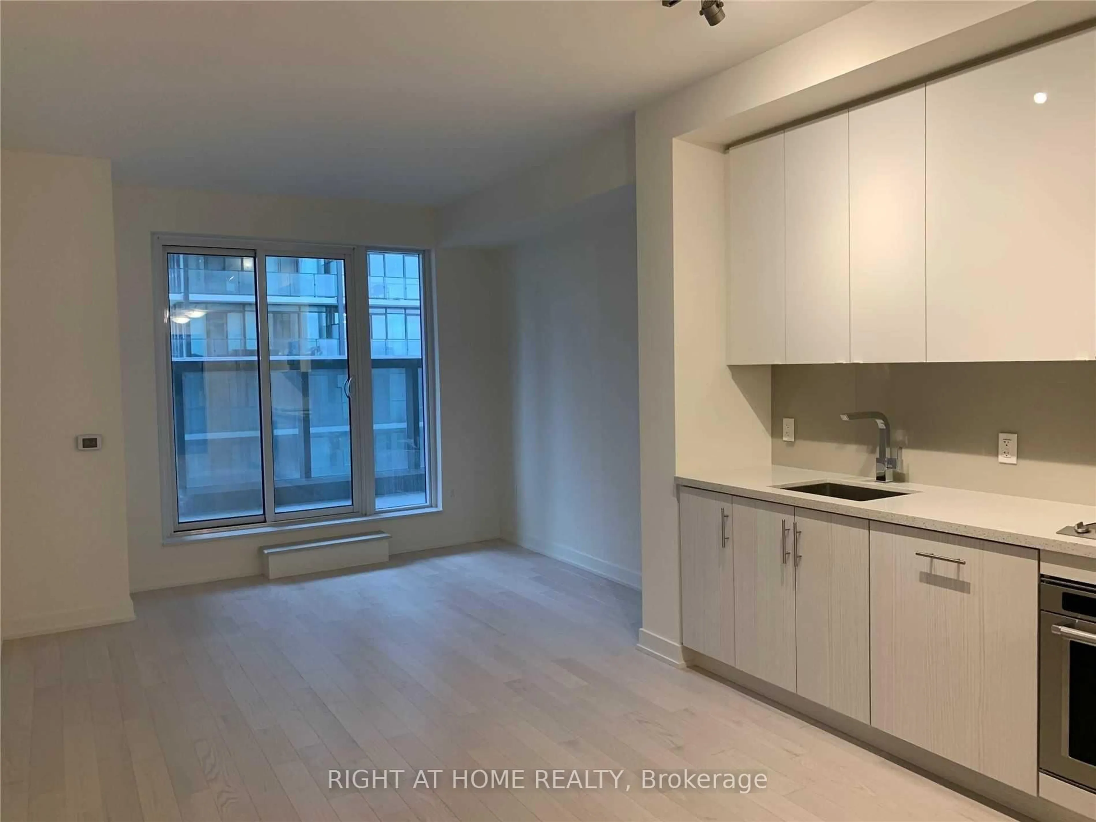 Unknown for 330 Richmond St #1501, Toronto Ontario M5V 1X2