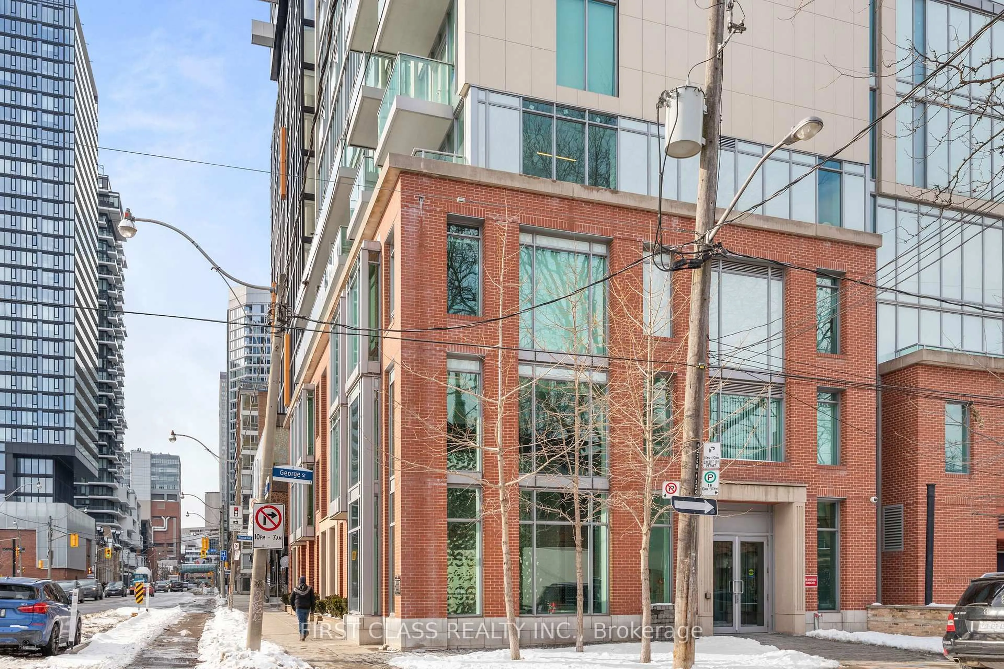 Patio, street for 220 George St #TH1, Toronto Ontario M5A 2N1