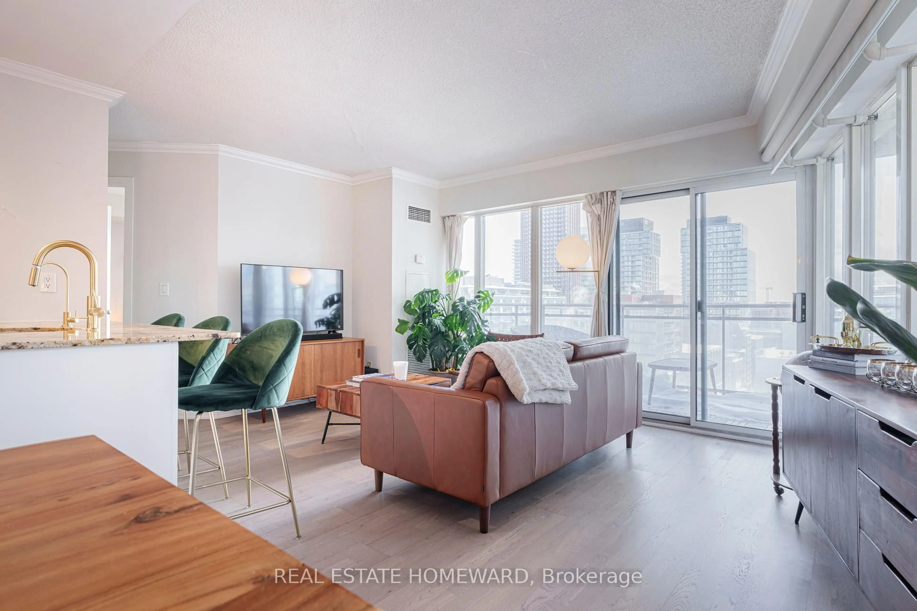 Living room with furniture, unknown for 255 Richmond St #1404, Toronto Ontario M5A 4T7