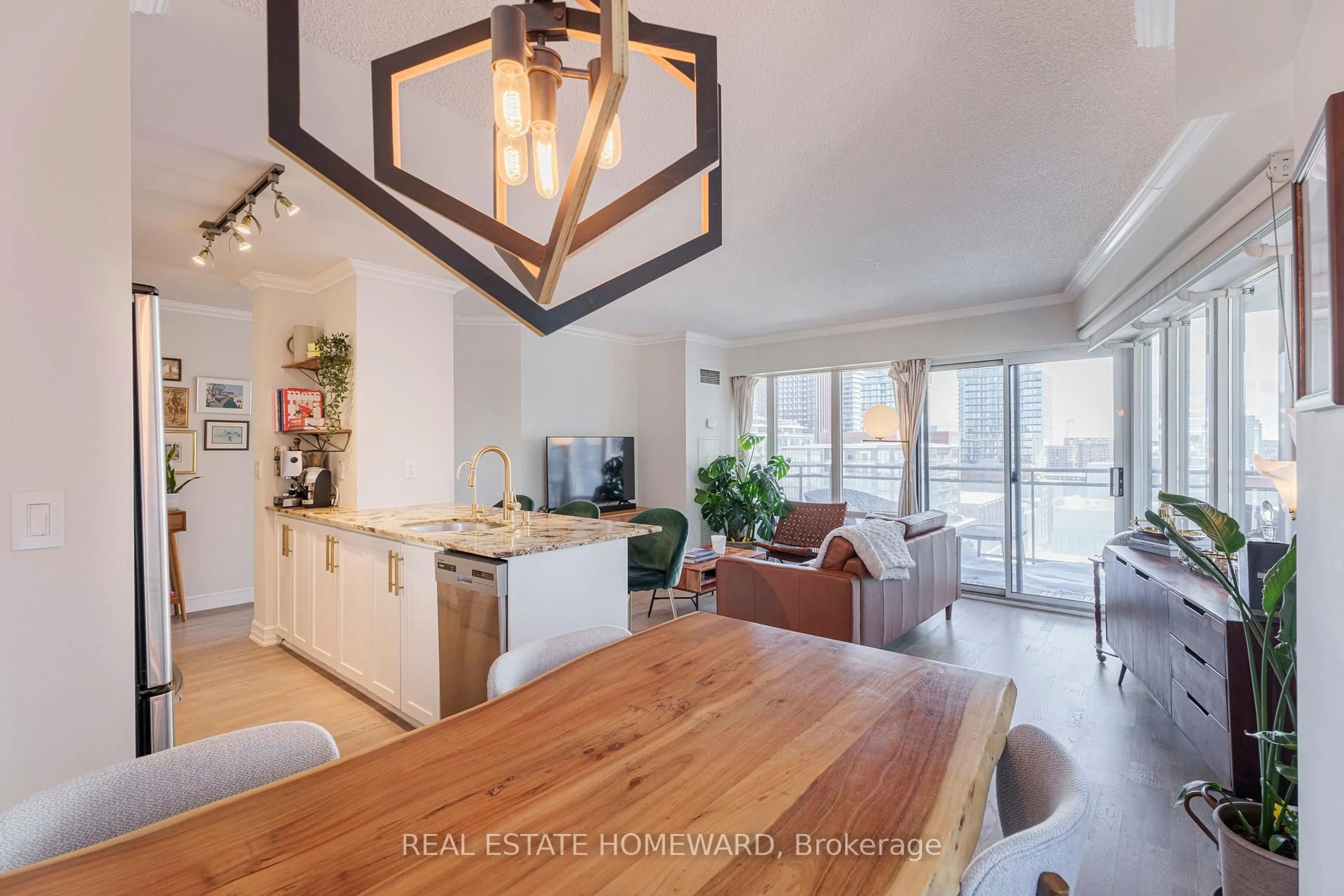 Open concept kitchen, unknown for 255 Richmond St #1404, Toronto Ontario M5A 4T7