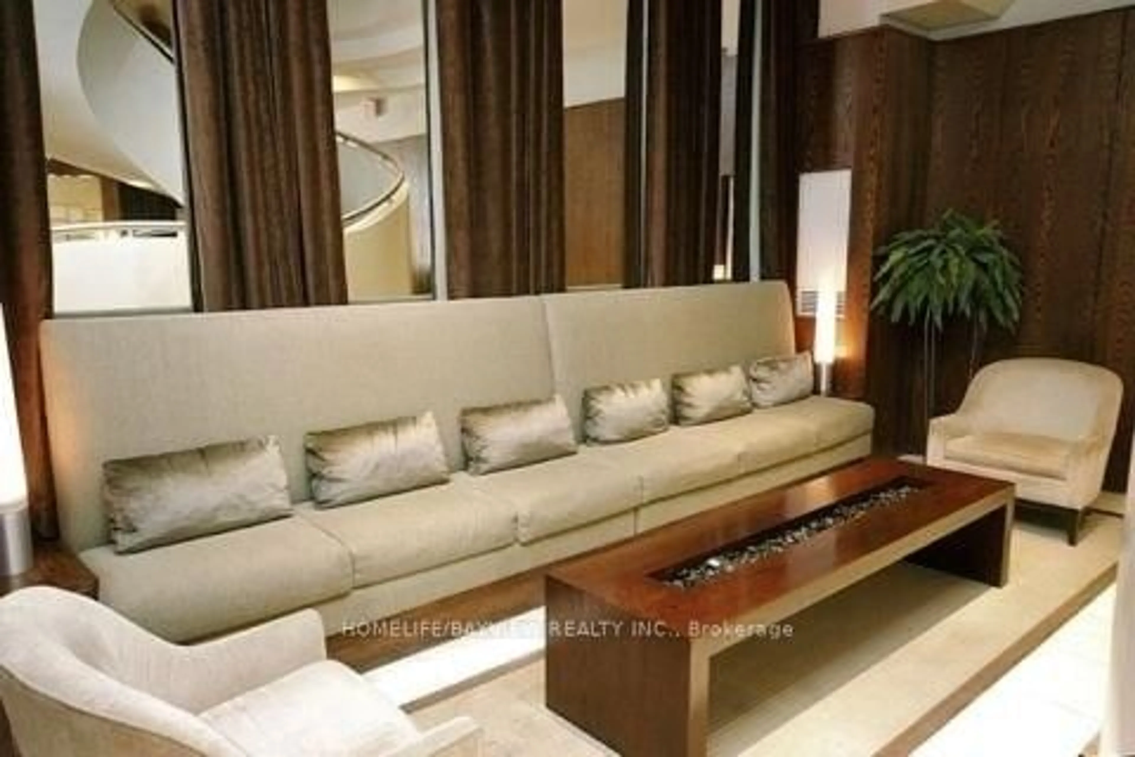 Lobby for 438 Richmond St #407, Toronto Ontario M5V 3S6