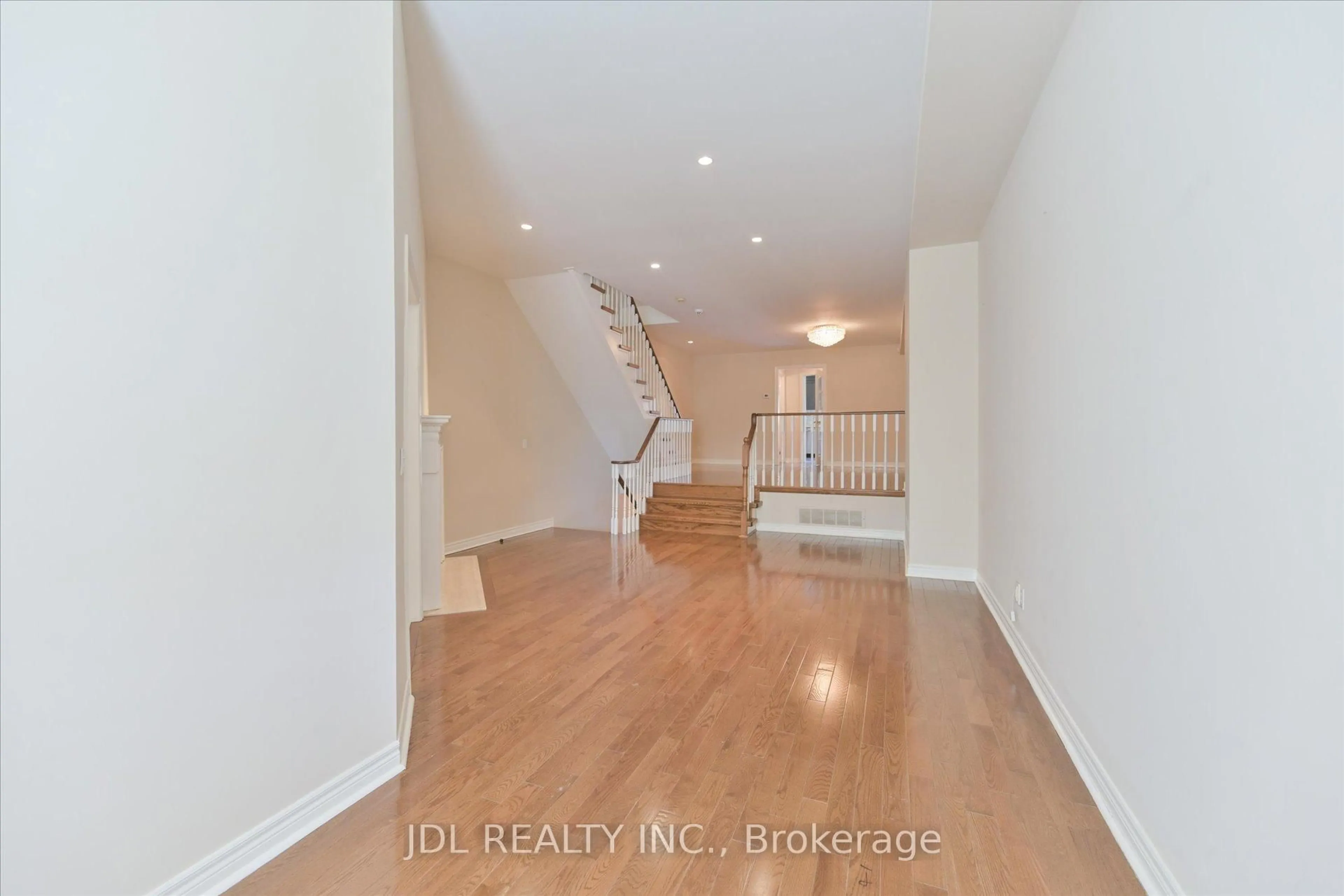 Indoor entryway for 3036 Bayview Ave #I, Toronto Ontario M2N 5L2