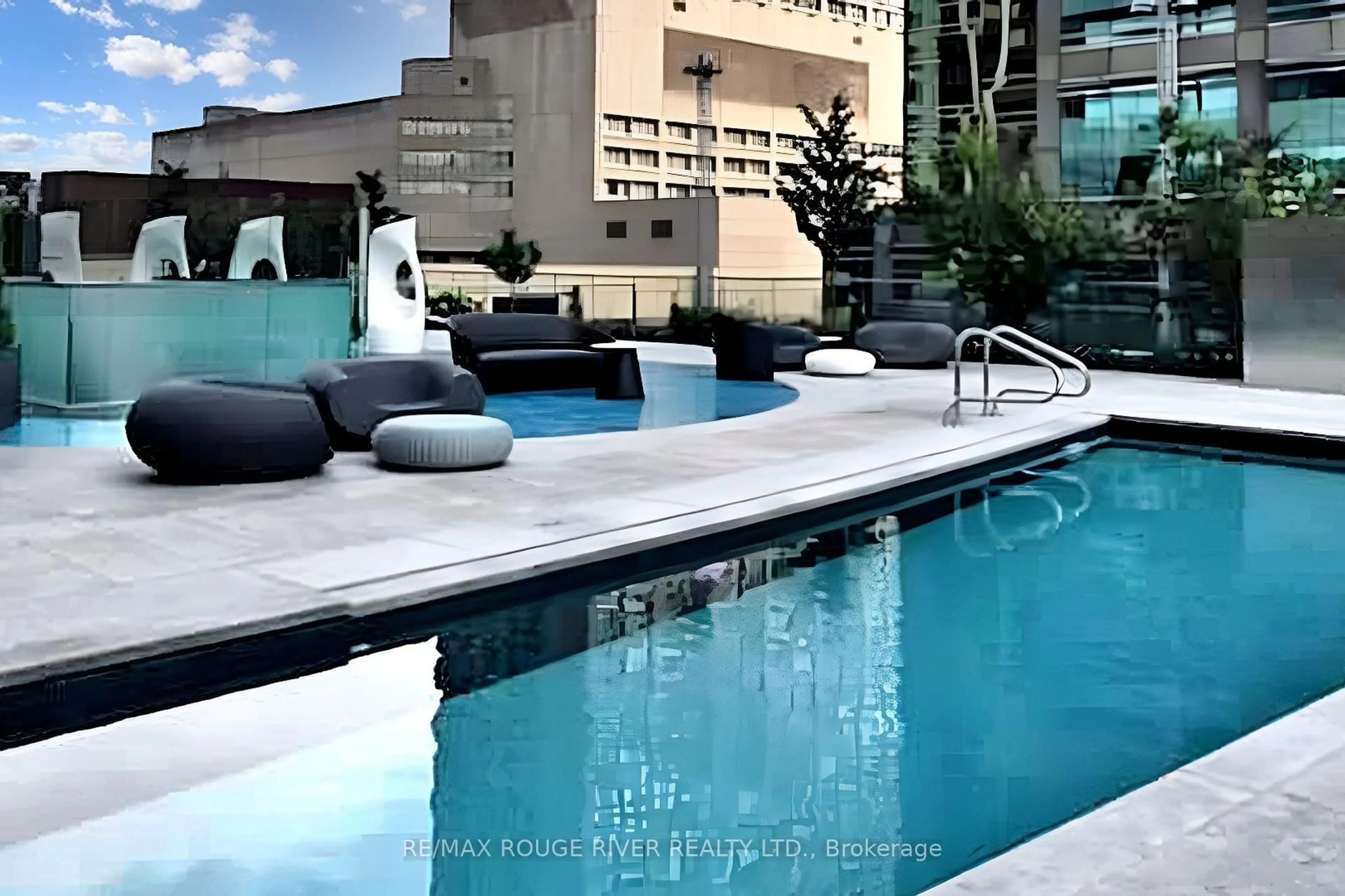 Pool for 1 Bloor St #3211, Toronto Ontario M4W 1A9
