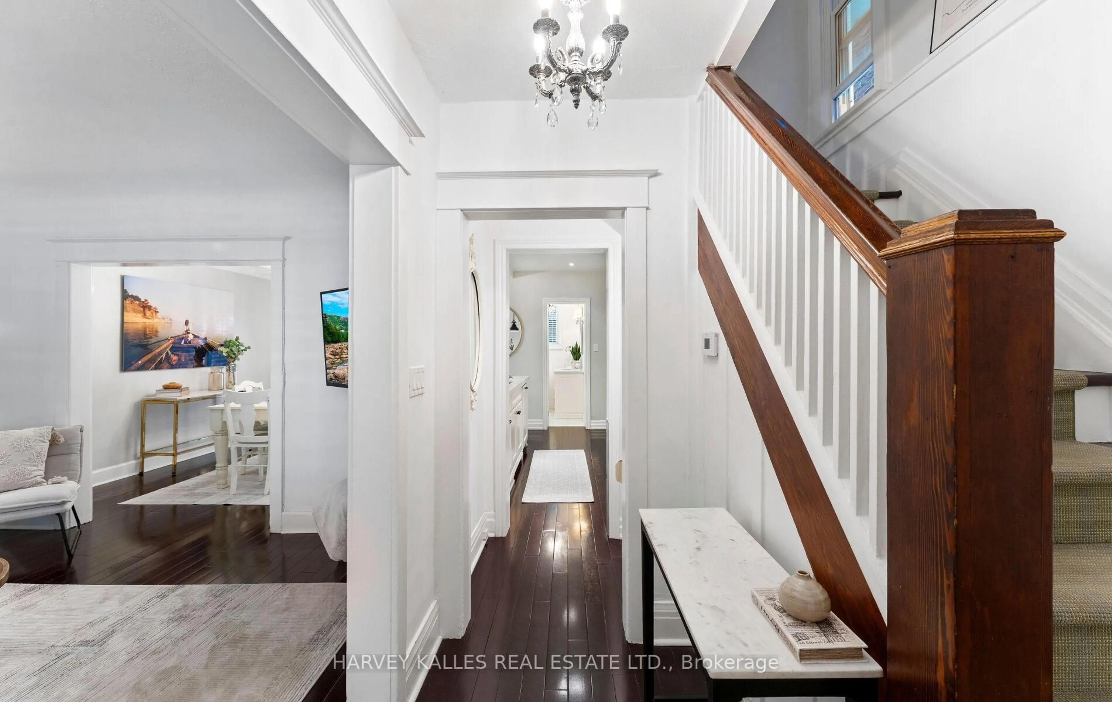 Indoor entryway for 306 Wychwood Ave, Toronto Ontario M6C 2T8