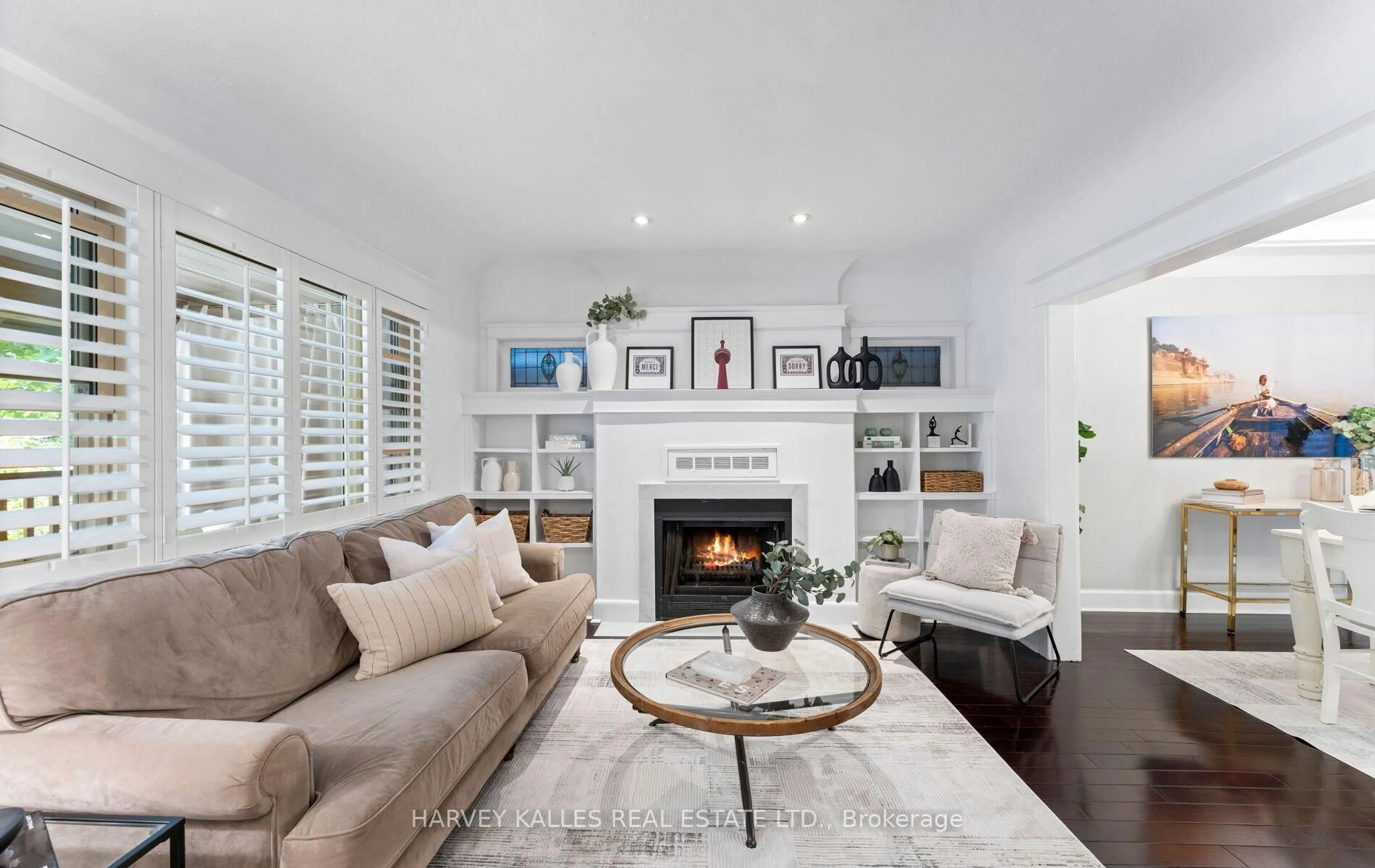 Living room with furniture, unknown for 306 Wychwood Ave, Toronto Ontario M6C 2T8