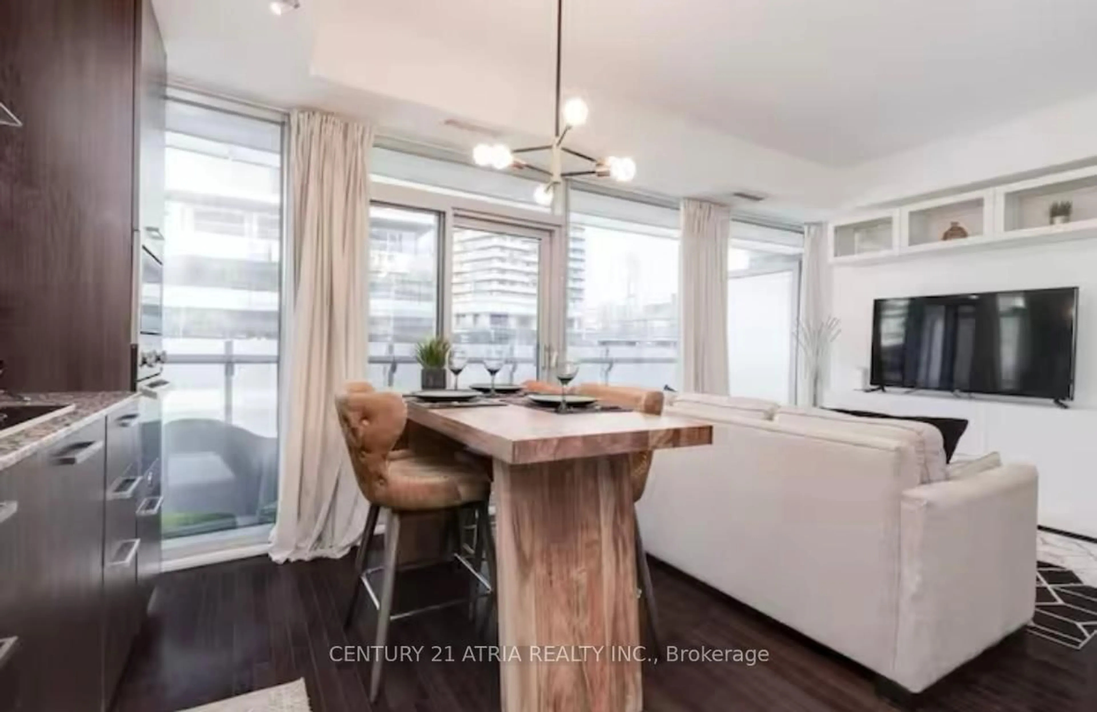 Open concept kitchen, wood/laminate floor for 14 York St #512, Toronto Ontario M5J 0B1