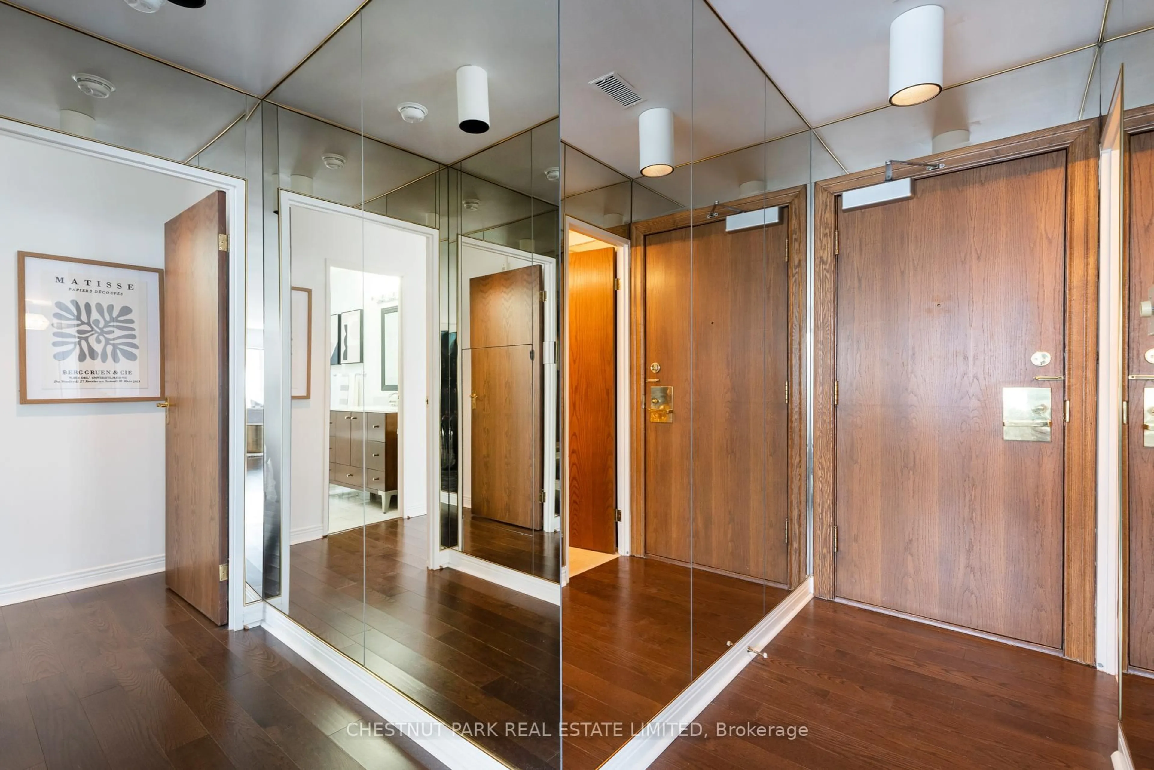 Indoor foyer for 8 Hawthorn Ave #PH3, Toronto Ontario M4W 2Z2