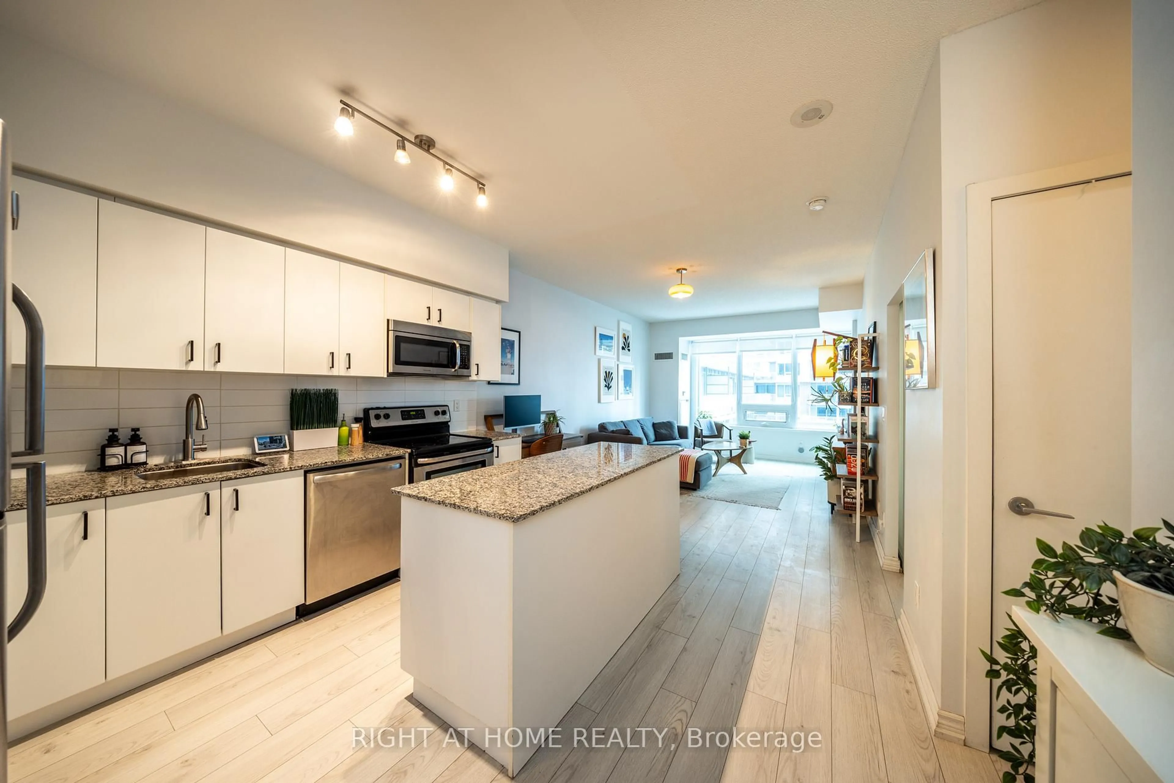 Open concept kitchen, unknown for 55 East Liberty St #615, Toronto Ontario M6K 3P9