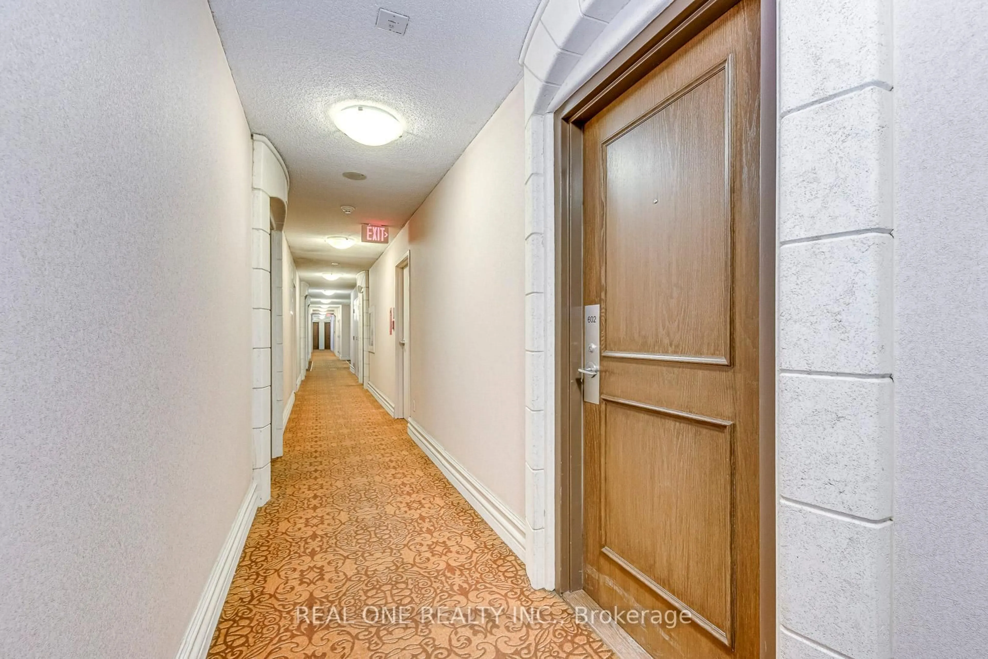 Indoor foyer for 7 Lorraine Dr #602, Toronto Ontario M2N 7H2