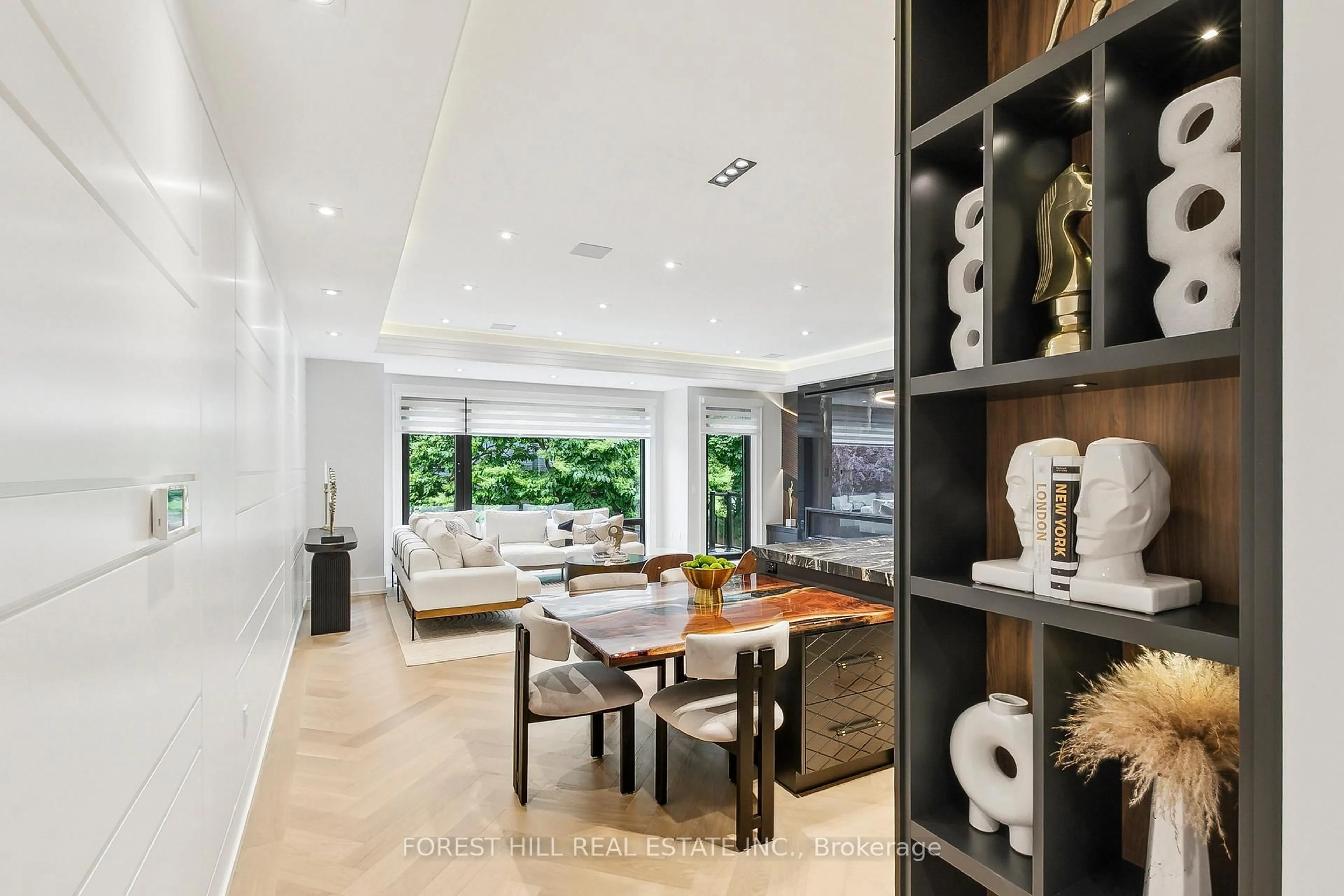 Unknown for 12 Otter Cres, Toronto Ontario M5N 2W2