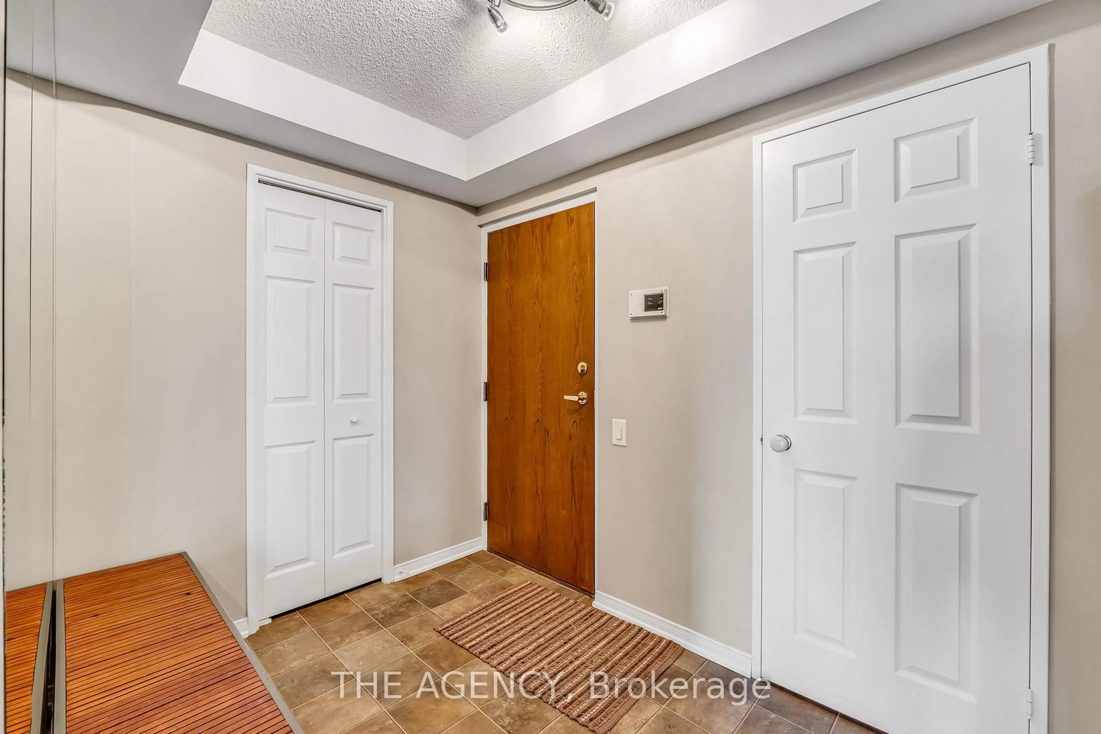 Indoor entryway for 3 Concorde Pl #602, Toronto Ontario M3C 3K7