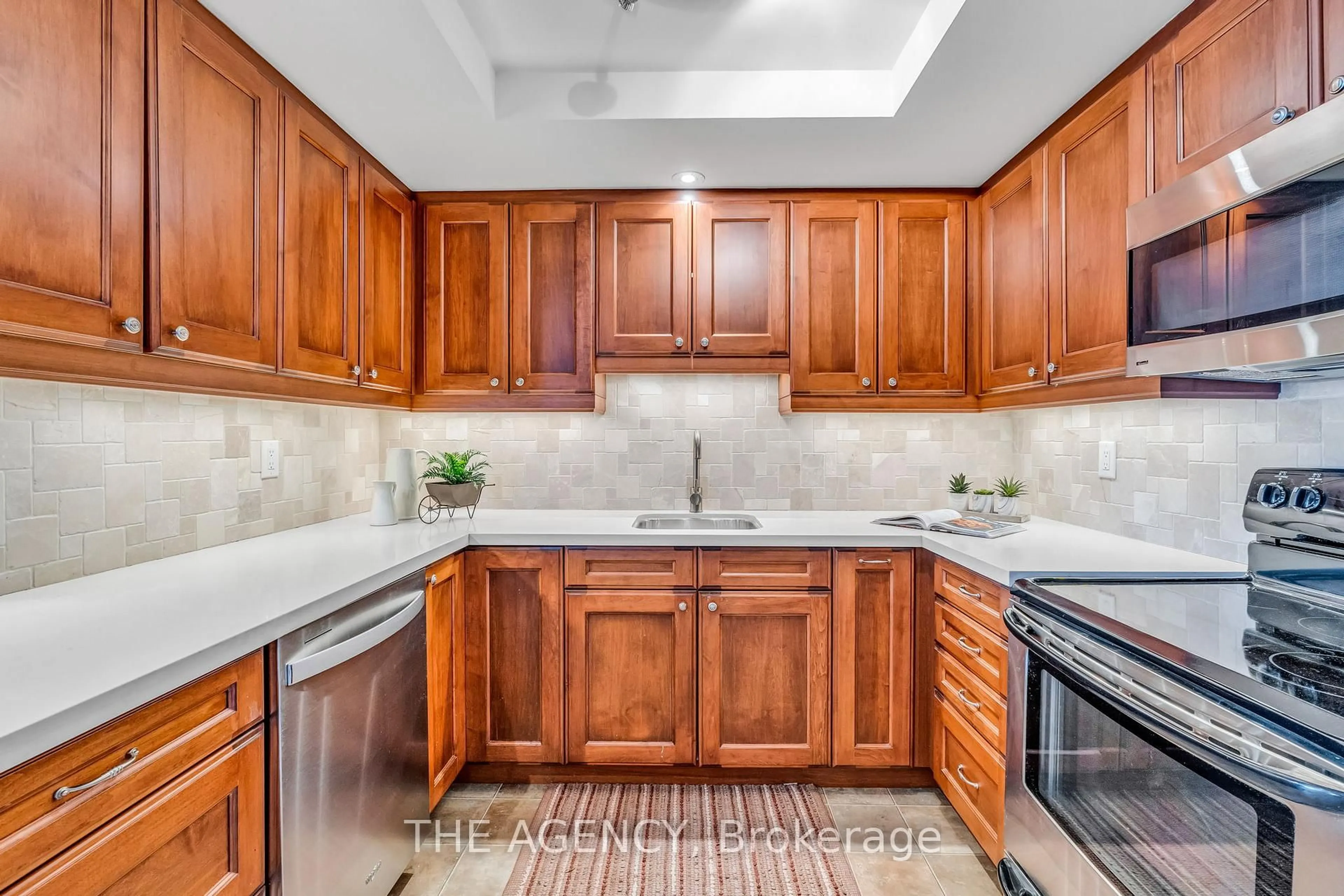 Unknown for 3 Concorde Pl #602, Toronto Ontario M3C 3K7