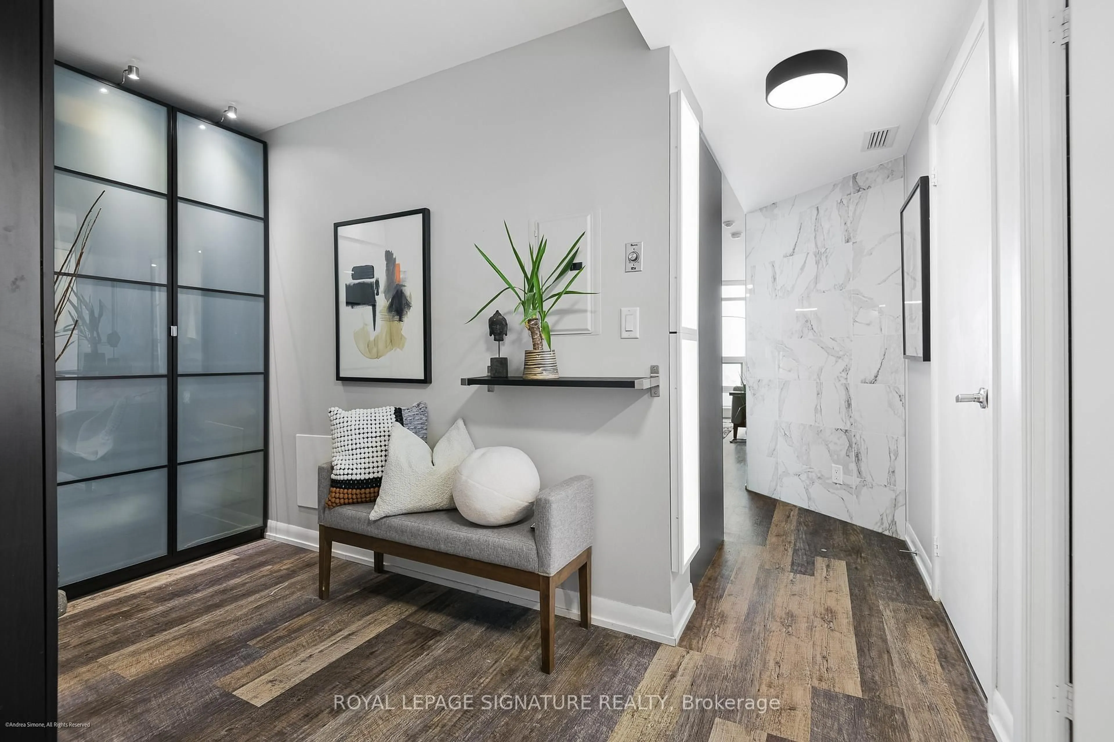 Indoor entryway for 600 Fleet St #2608, Toronto Ontario M5V 1B7