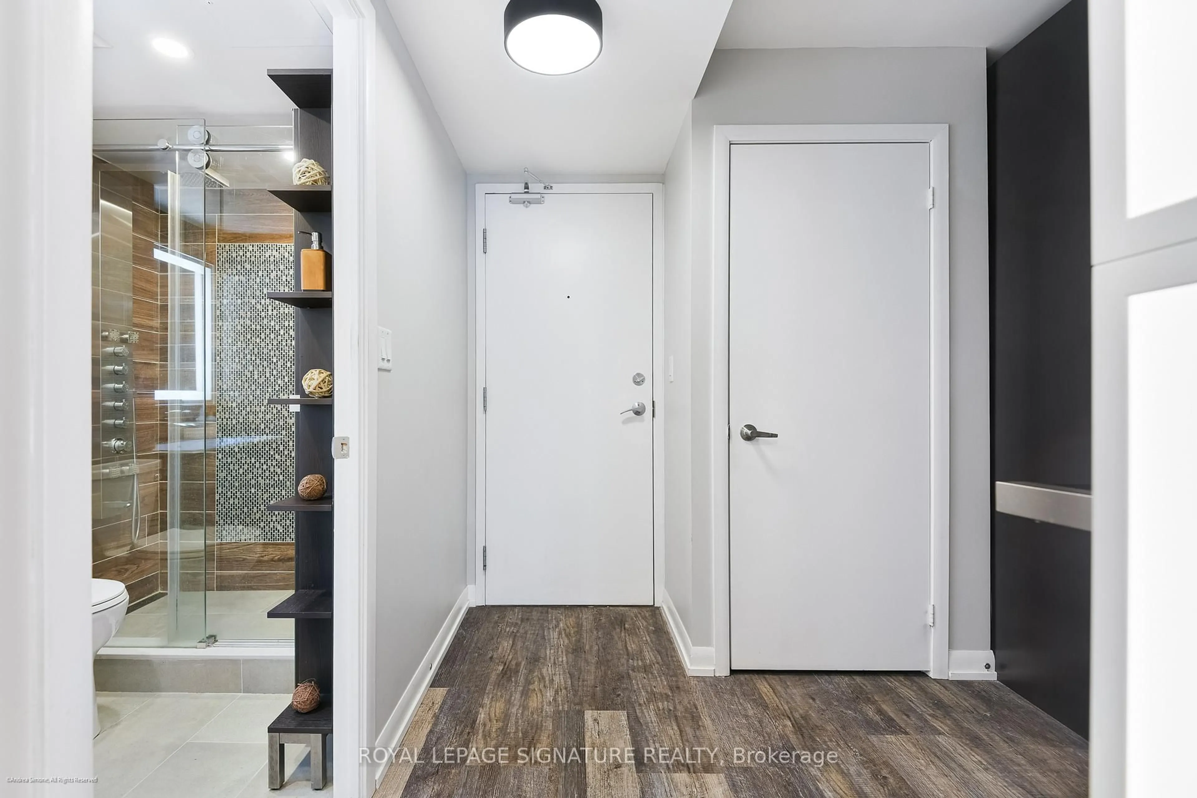 Indoor entryway for 600 Fleet St #2608, Toronto Ontario M5V 1B7