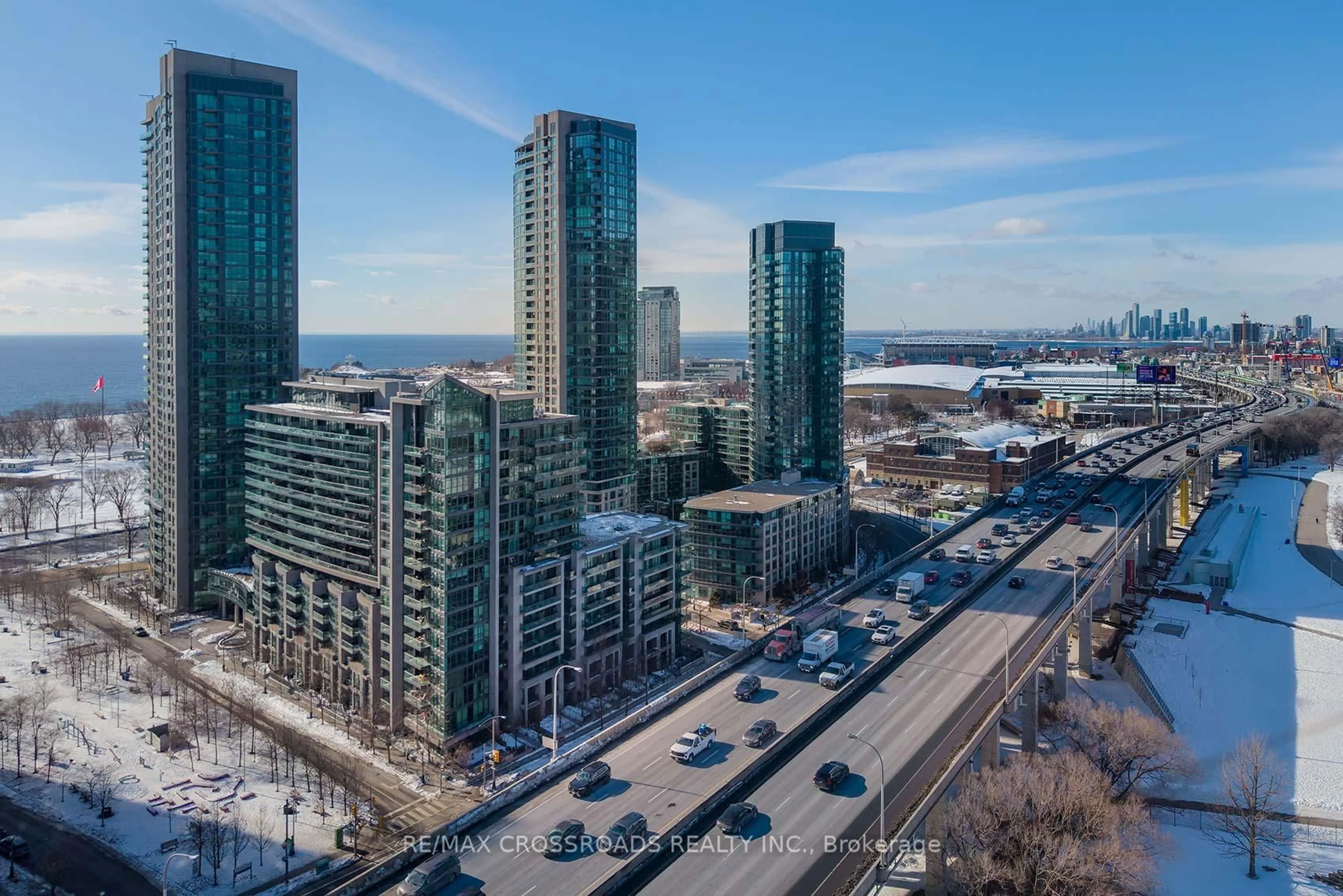 A pic from outside/outdoor area/front of a property/back of a property/a pic from drone, city buildings view from balcony for 209 Fort York Blvd #755, Toronto Ontario M5V 4A1
