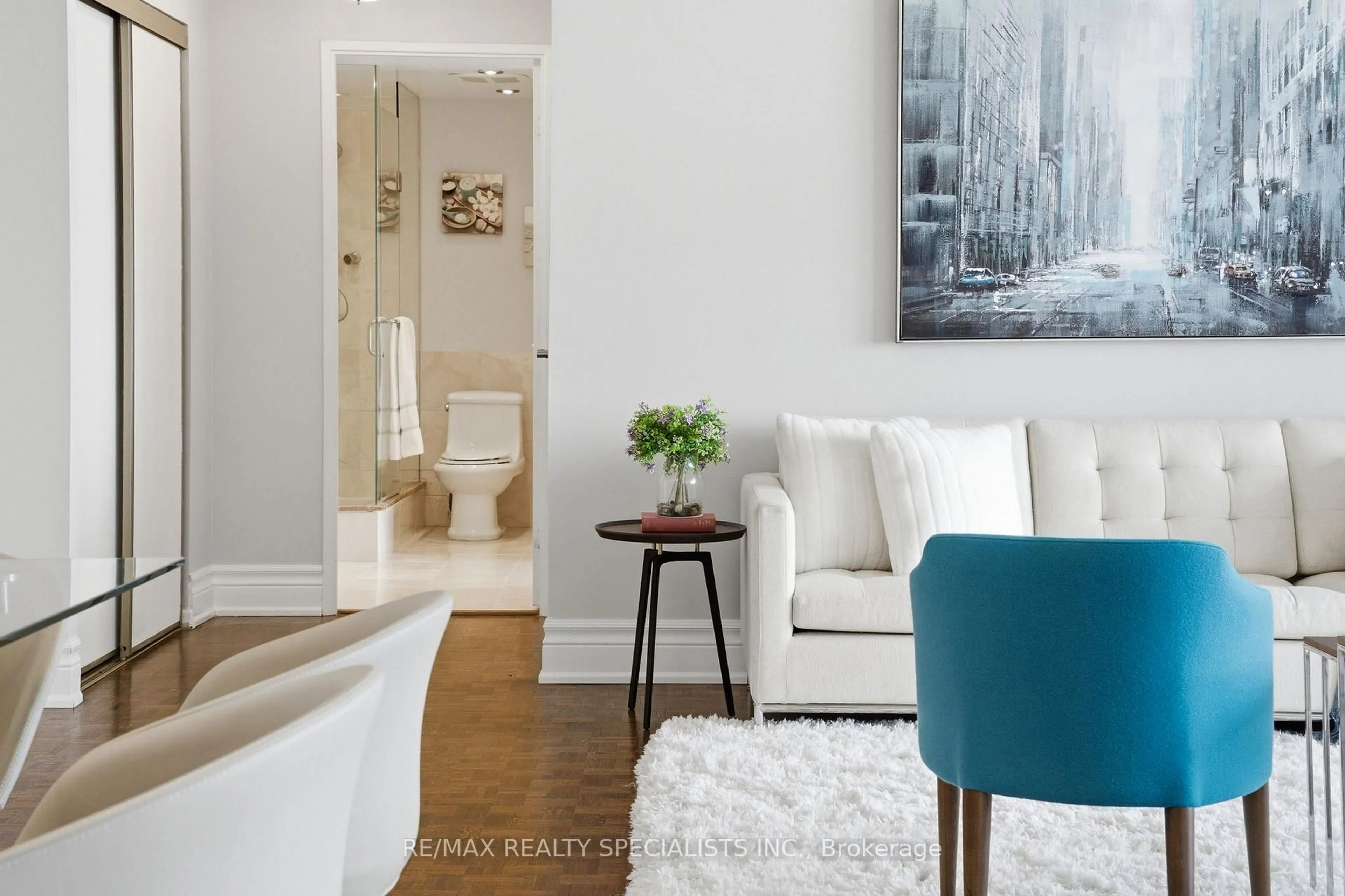 Living room with furniture, unknown for 65 Skymark Dr #2001, Toronto Ontario M2H 3N9