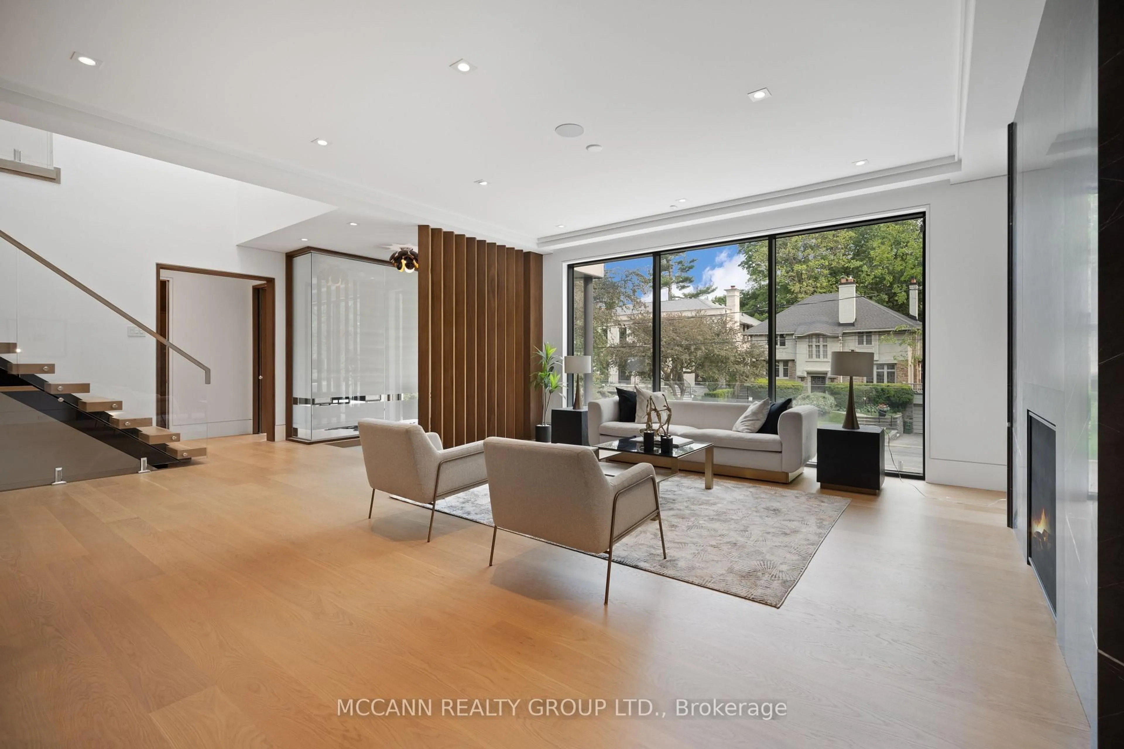 Indoor foyer for 64 Glengowan Rd, Toronto Ontario M4N 1G4