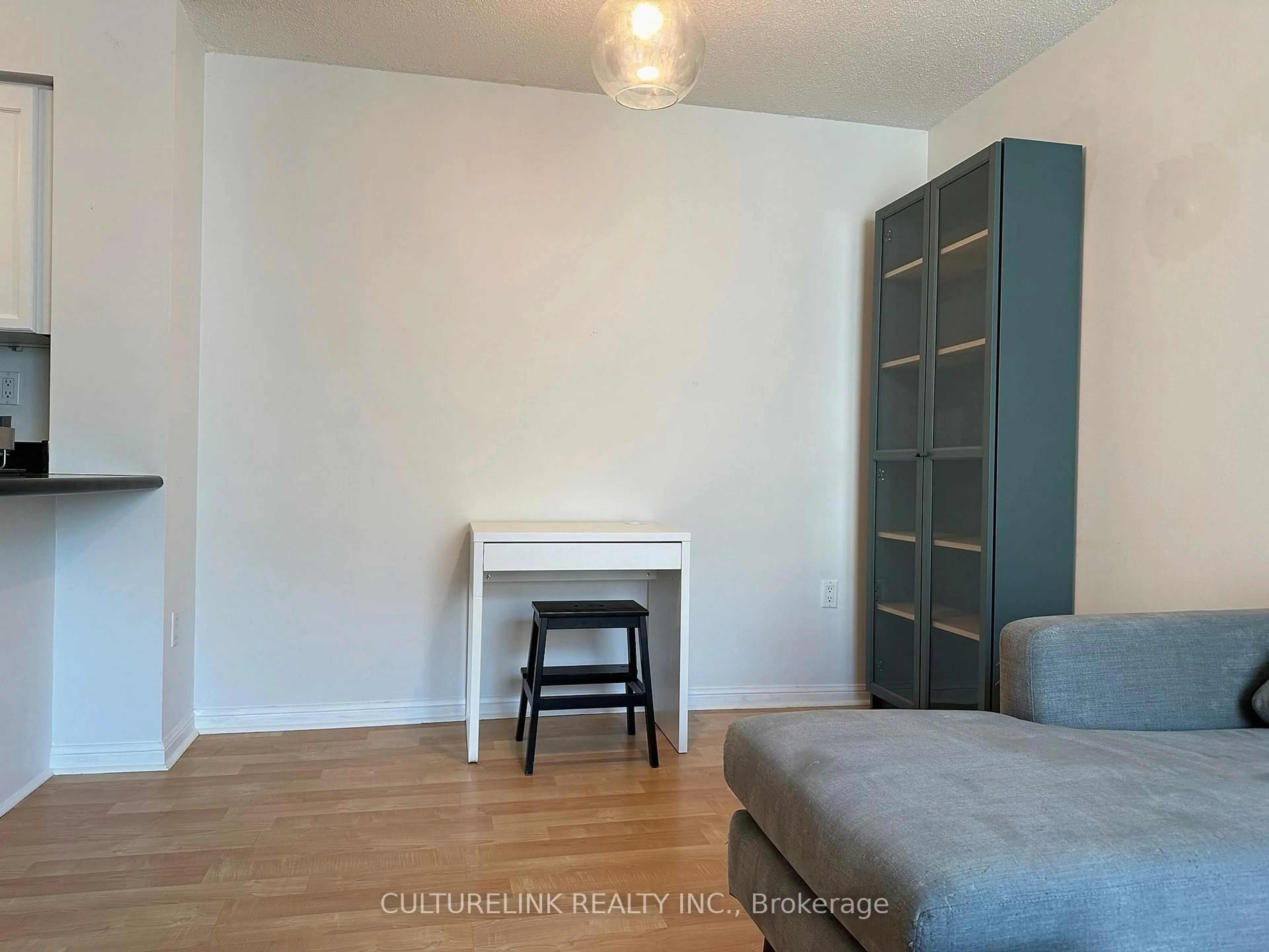 A pic of a room for 109 Front St #PH08, Toronto Ontario M5A 4P7