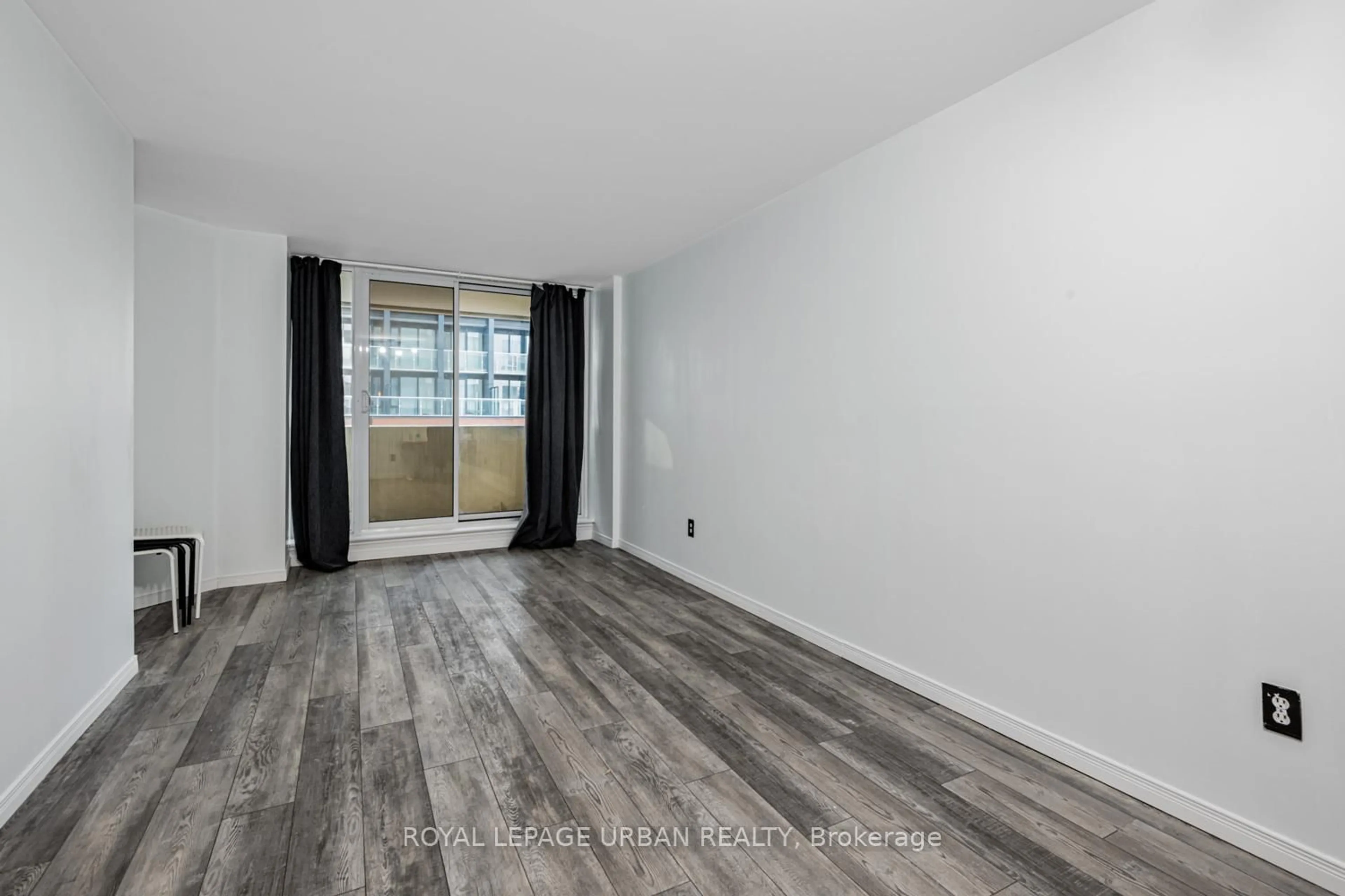 A pic of a room for 25 Maitland St #505, Toronto Ontario M4Y 2W1