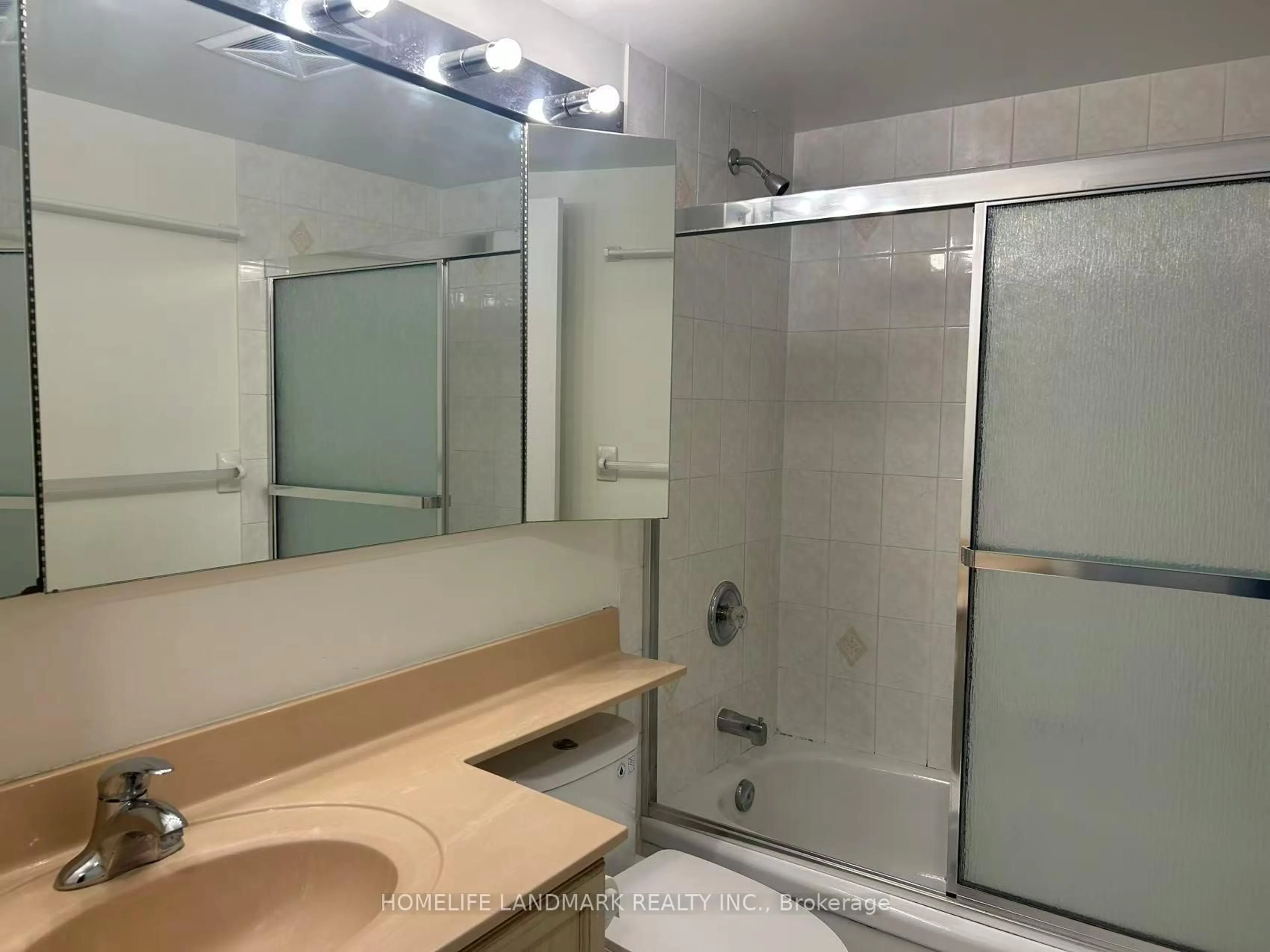Standard bathroom, unknown for 29 Pemberton Ave #1202, Toronto Ontario M2M 4L5