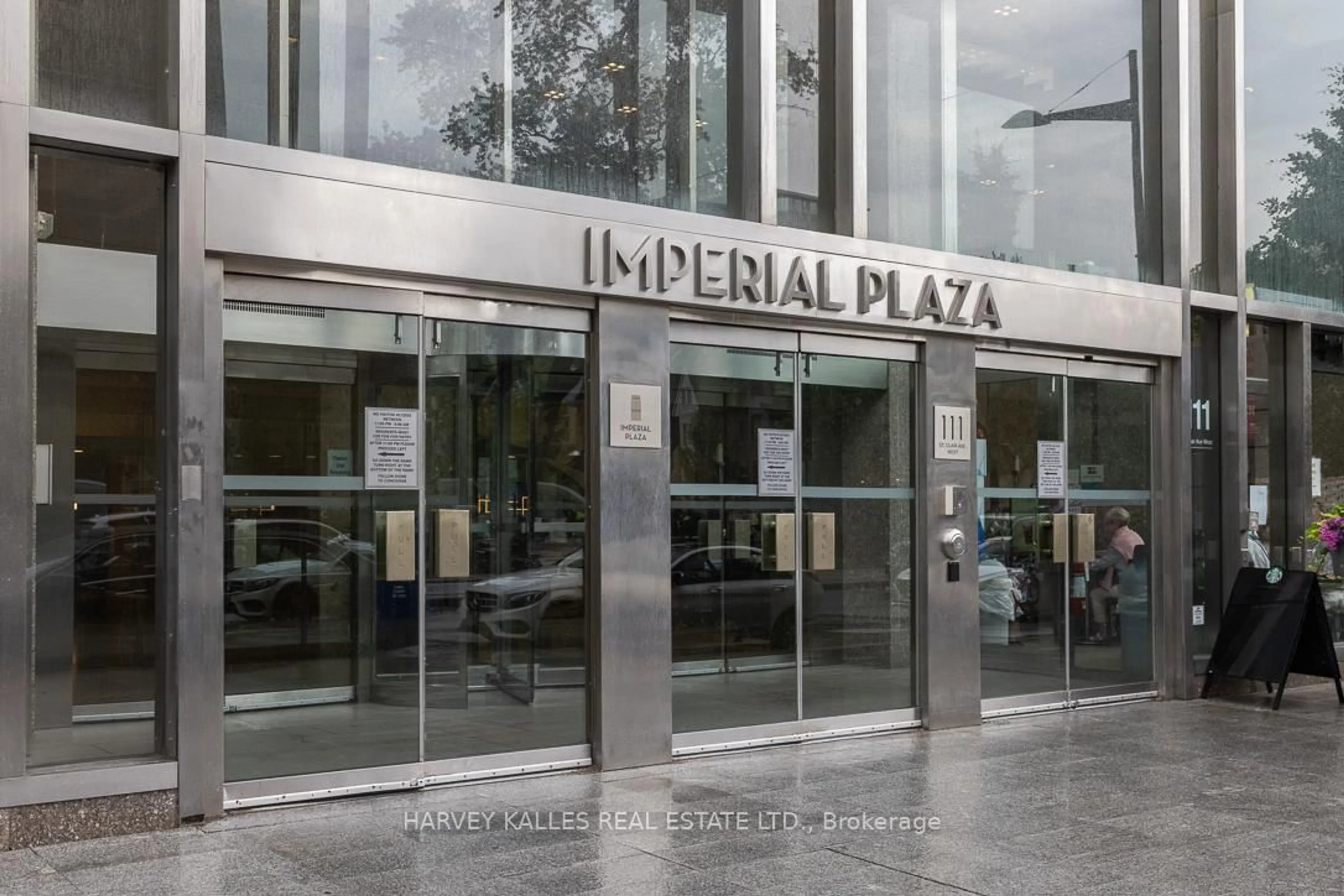 Indoor foyer for 111 St Clair Ave #1013, Toronto Ontario M4V 1N5
