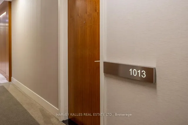 111 St Clair Ave #1013, Toronto 3