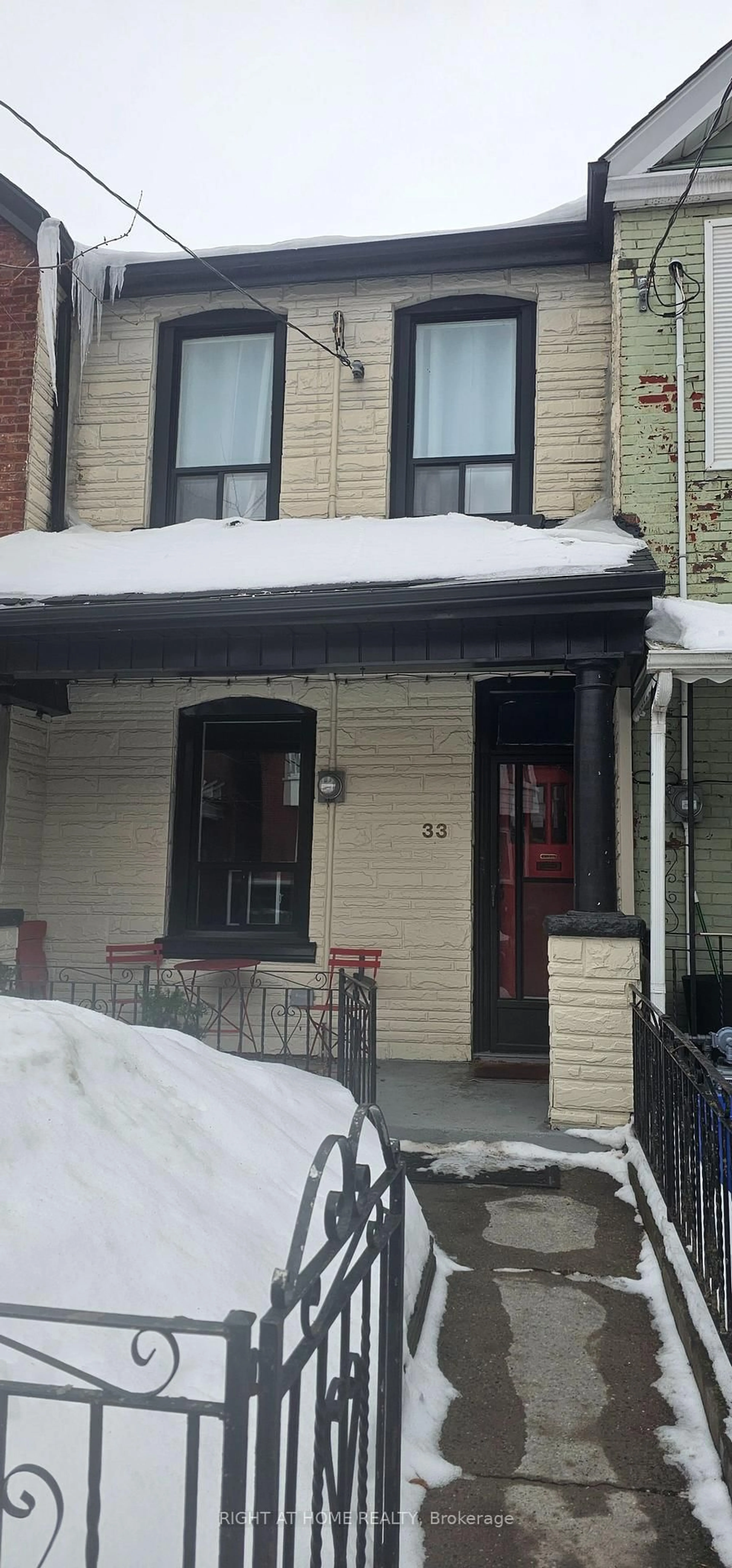 Unknown for 33 Foxley St, Toronto Ontario M6J 1P9