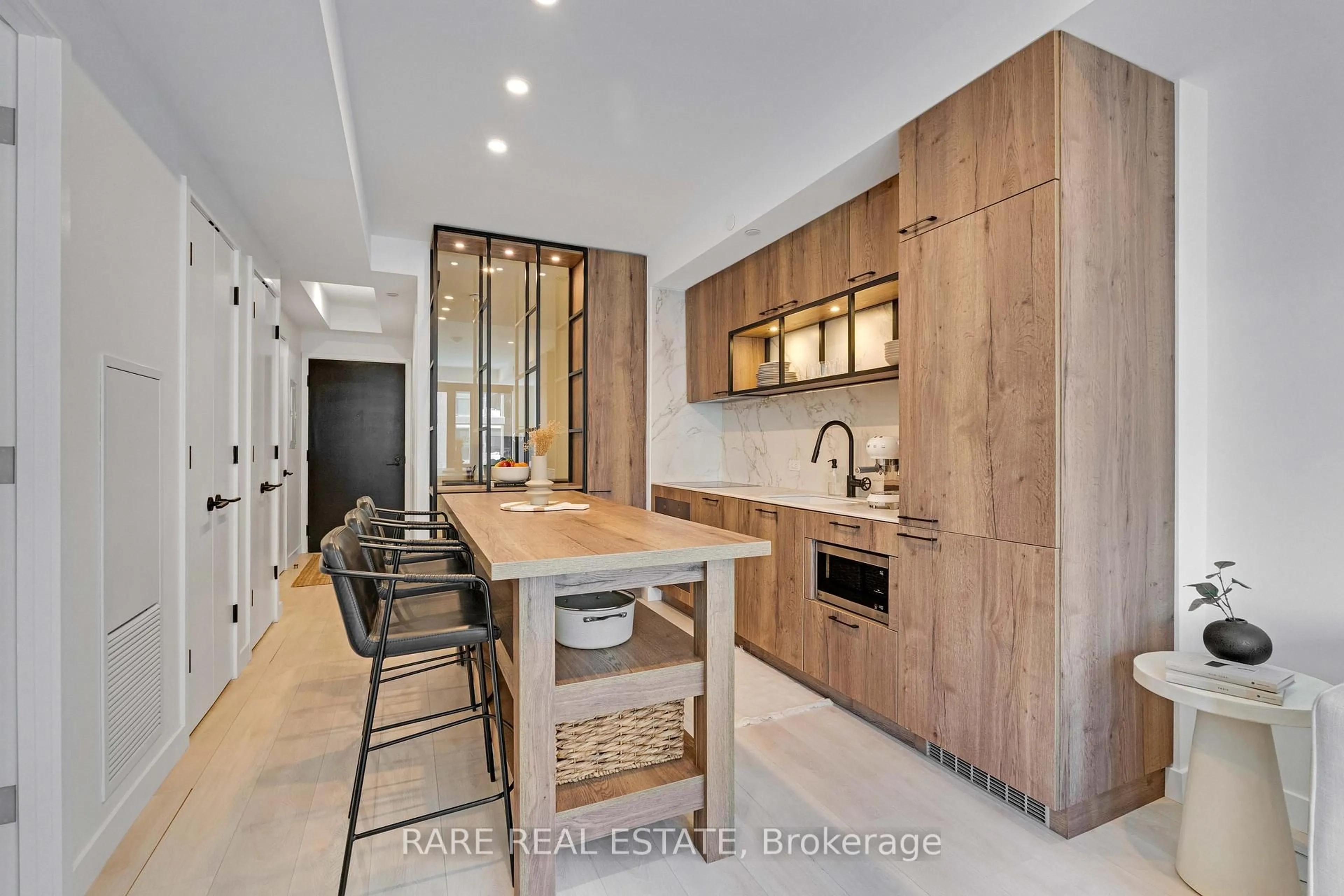 Contemporary kitchen, unknown for 505 Richmond St #903, Toronto Ontario M5V 0P4