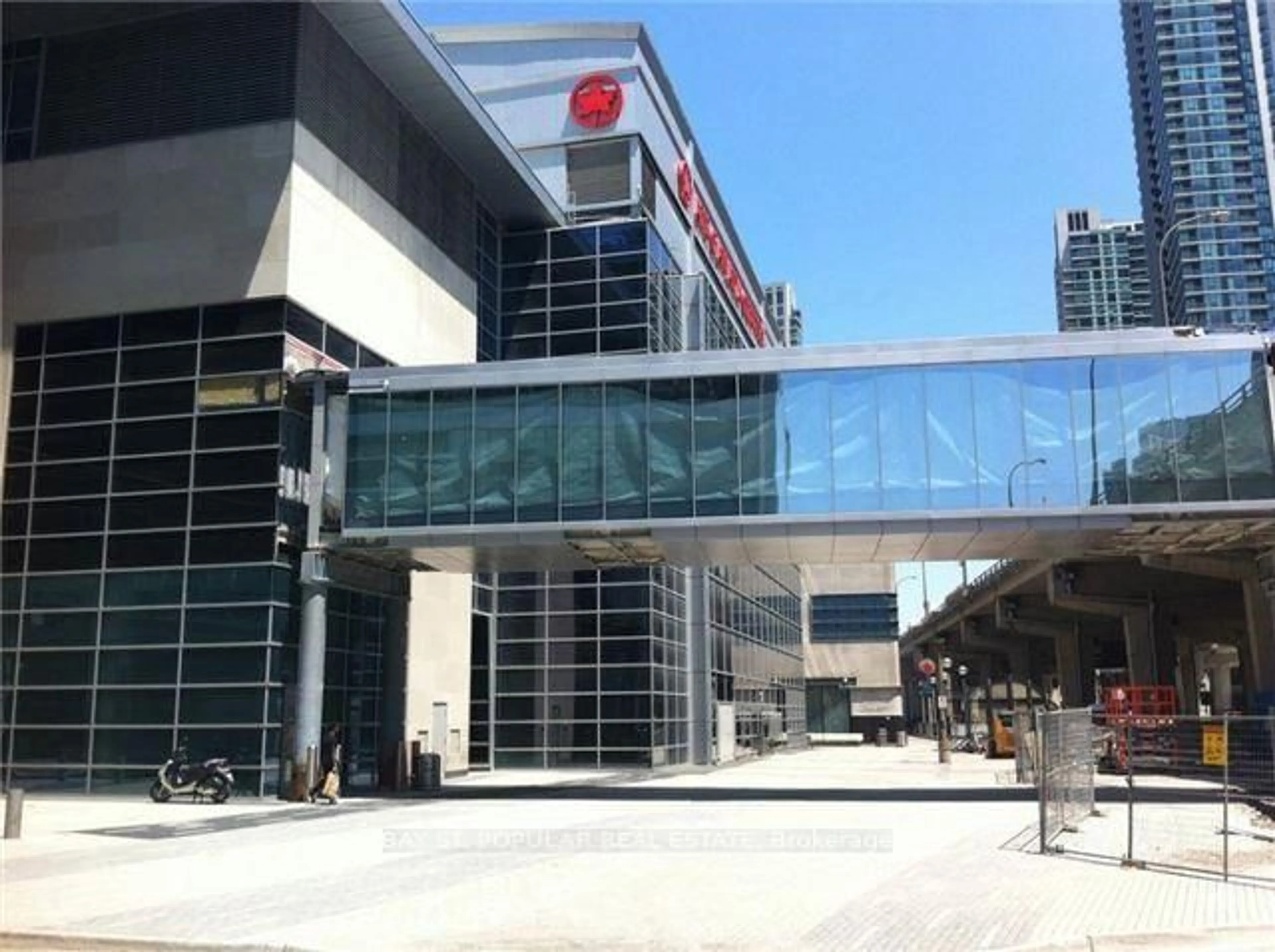 Indoor foyer for 100 Harbour St #2105, Toronto Ontario M5J 0B5