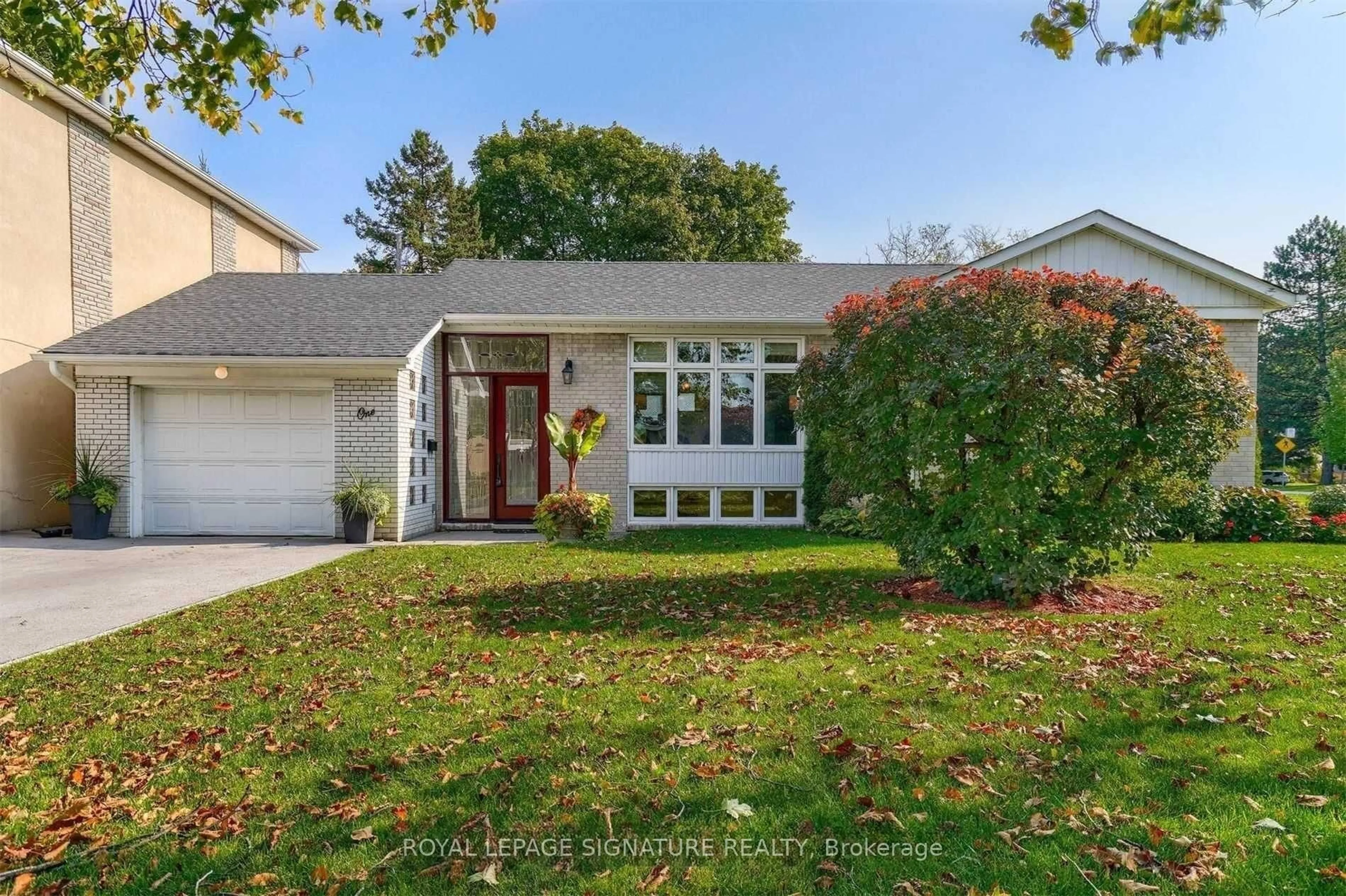 Home with vinyl exterior material, street for 1 Yewfield Cres, Toronto Ontario M3B 2Y4
