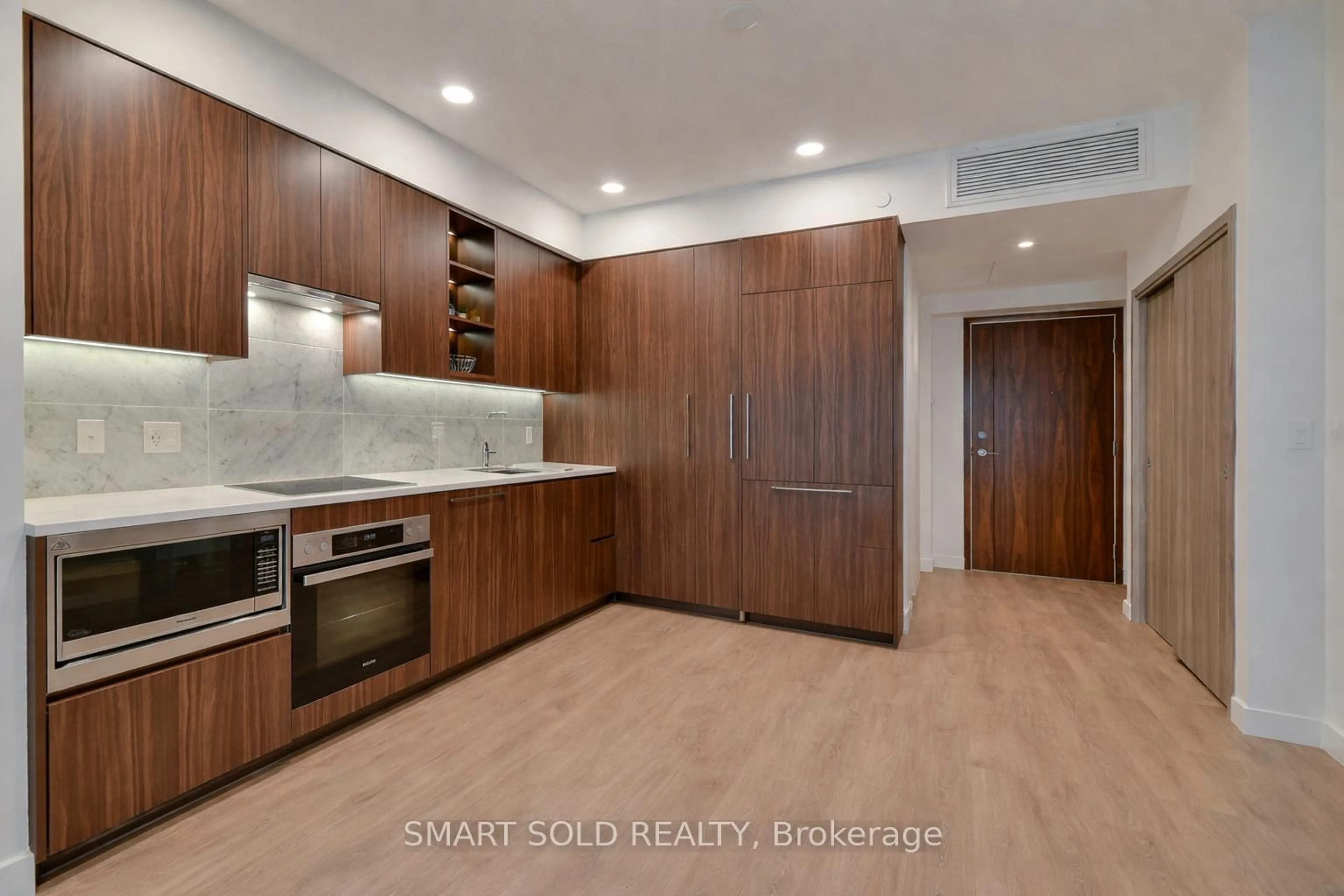 Open concept kitchen, wood/laminate floor for 85 McMahon Dr #3509, Toronto Ontario M2K 0H1