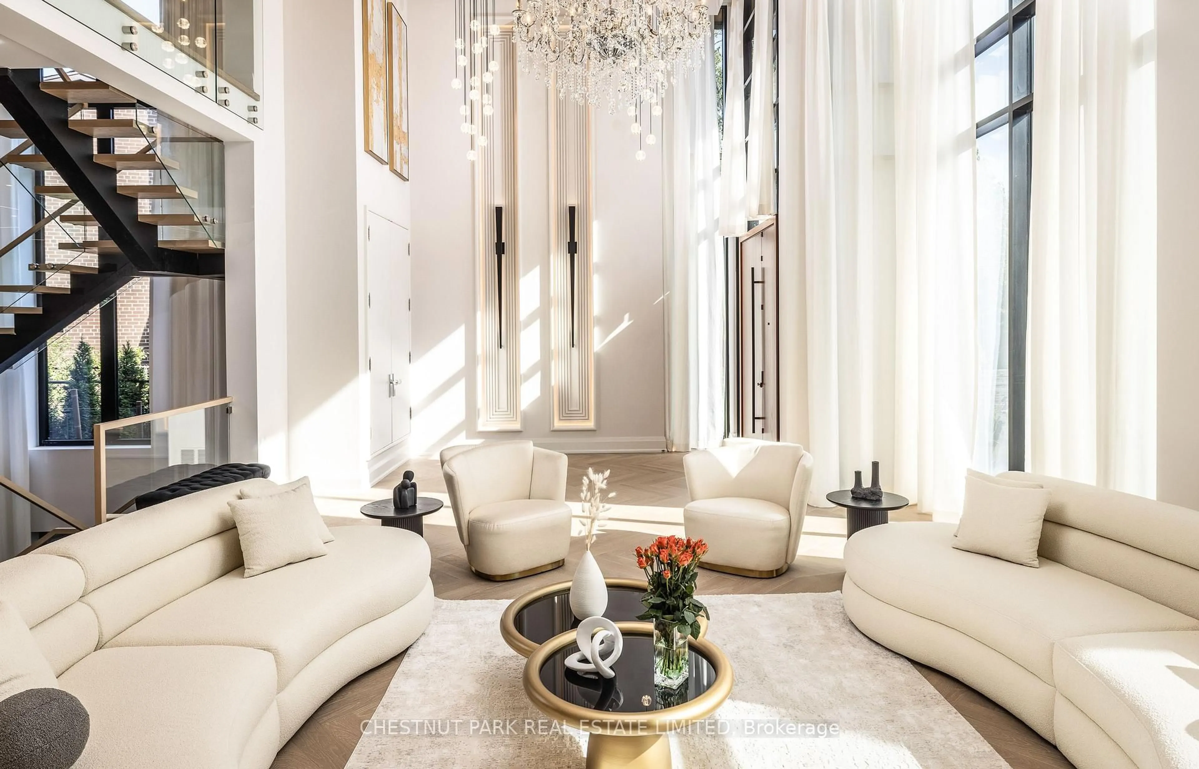 Lobby for 8 Balding Crt, Toronto Ontario M2P 1Y7