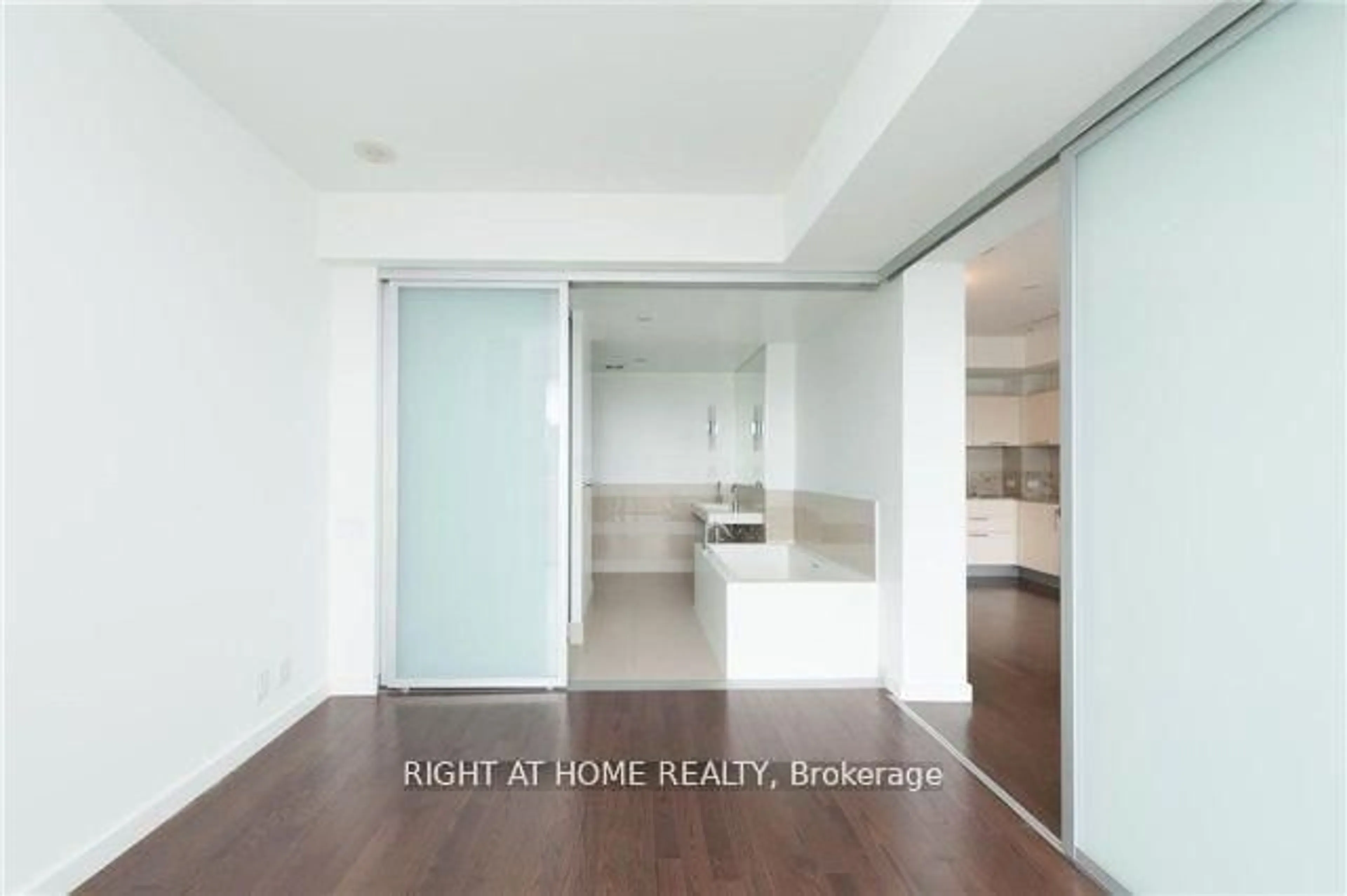 Unknown for 390 Cherry St #3201, Toronto Ontario M5A 0E2