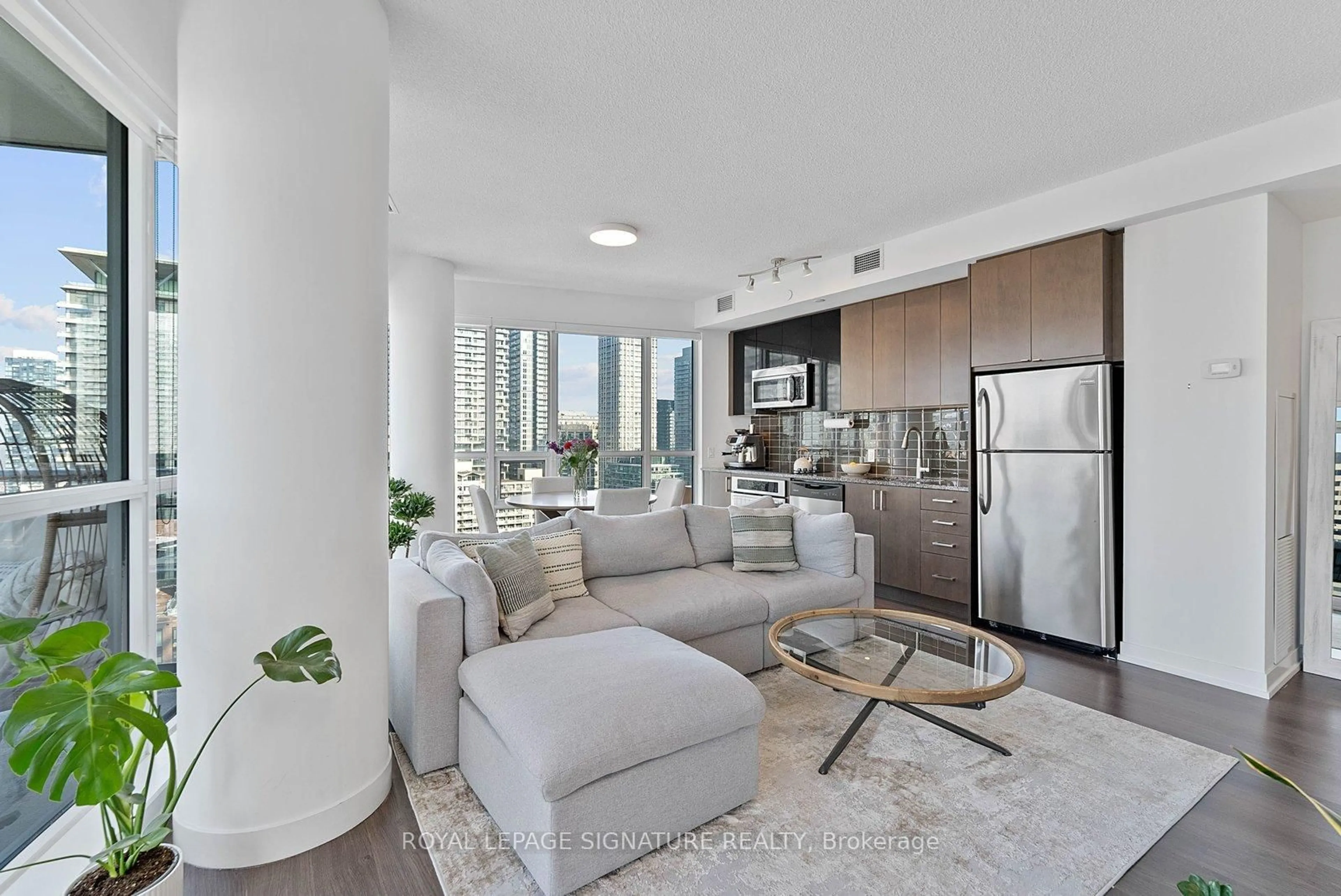 Living room with furniture, unknown for 89 Dunfield Ave #1702, Toronto Ontario M4S 0A4