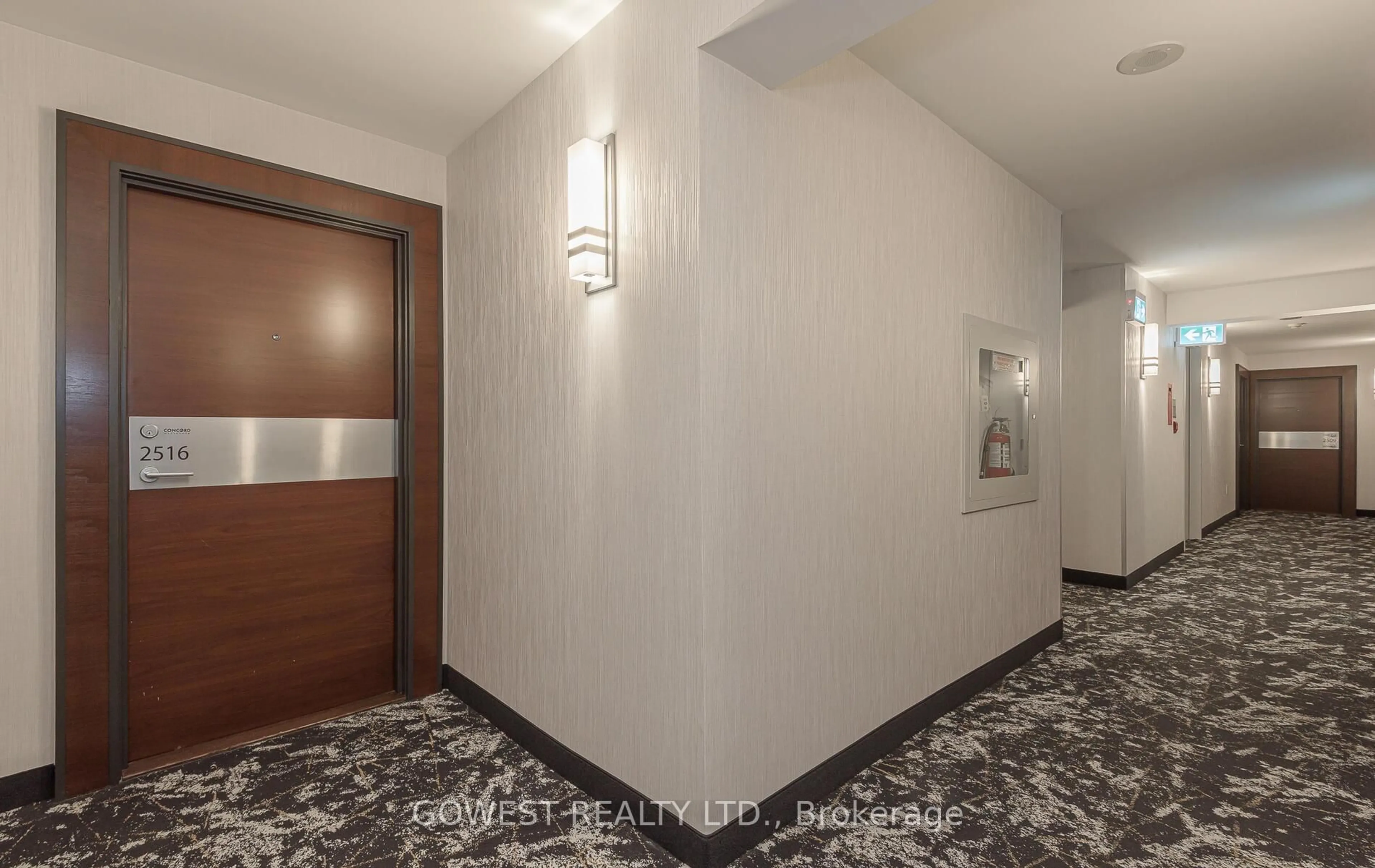 Indoor foyer for 15 Iceboat Terr #2516, Toronto Ontario M5V 4A5