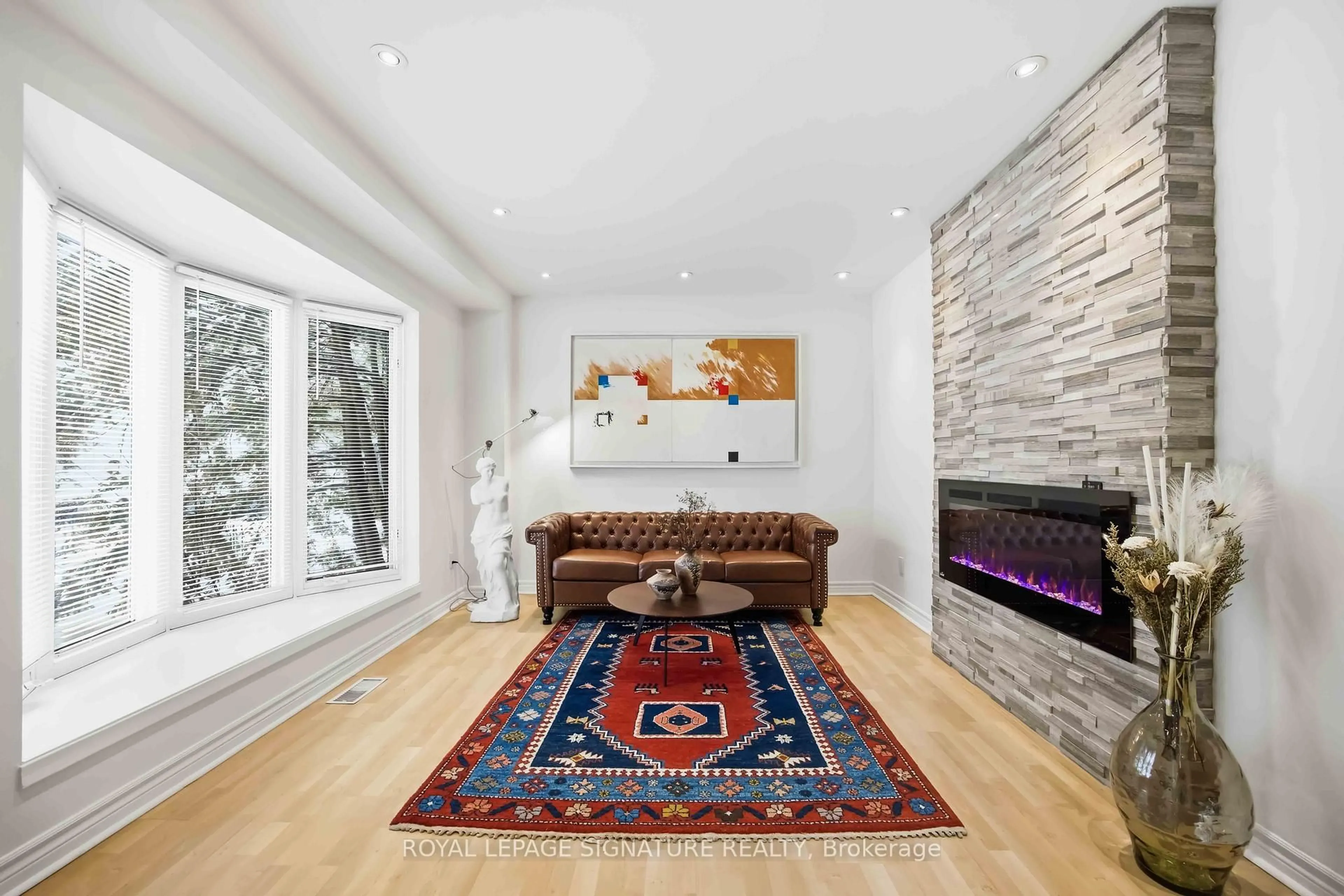 Unknown for 104 Marbury Cres, Toronto Ontario M3A 2G4