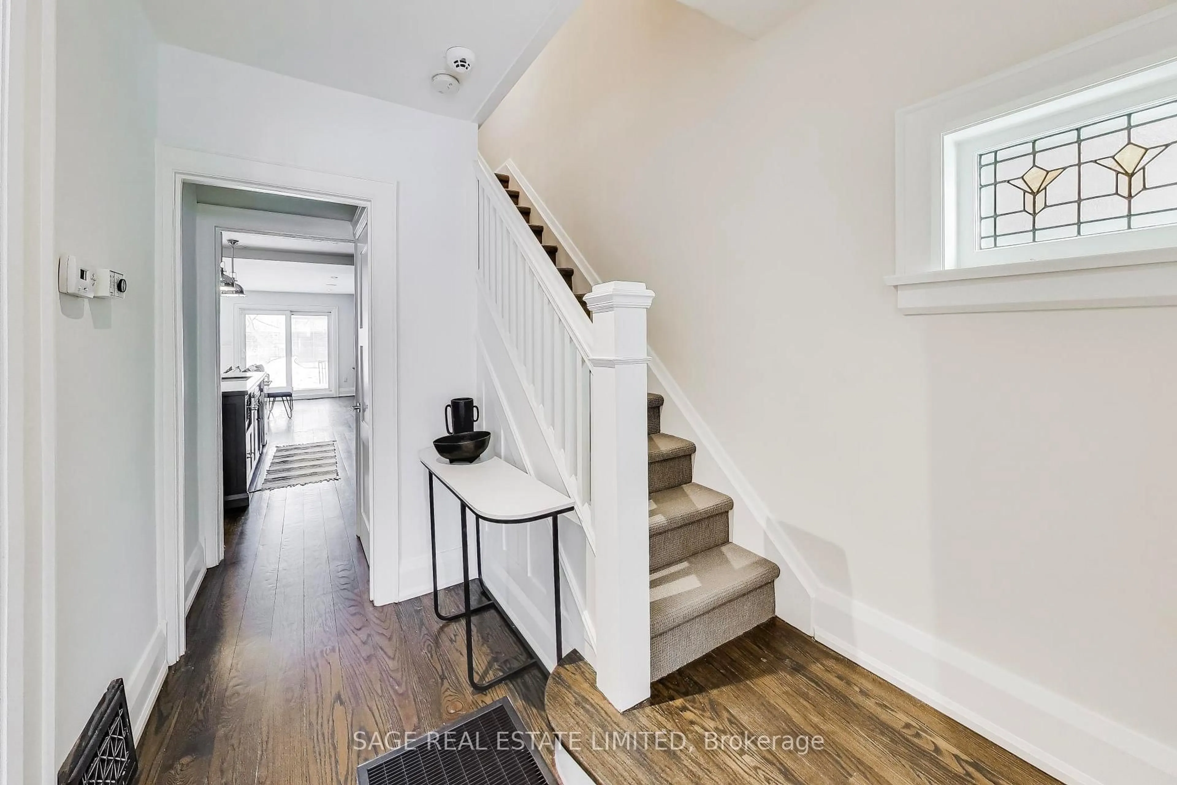 Indoor entryway for 337 Millwood Rd, Toronto Ontario M4S 1J9