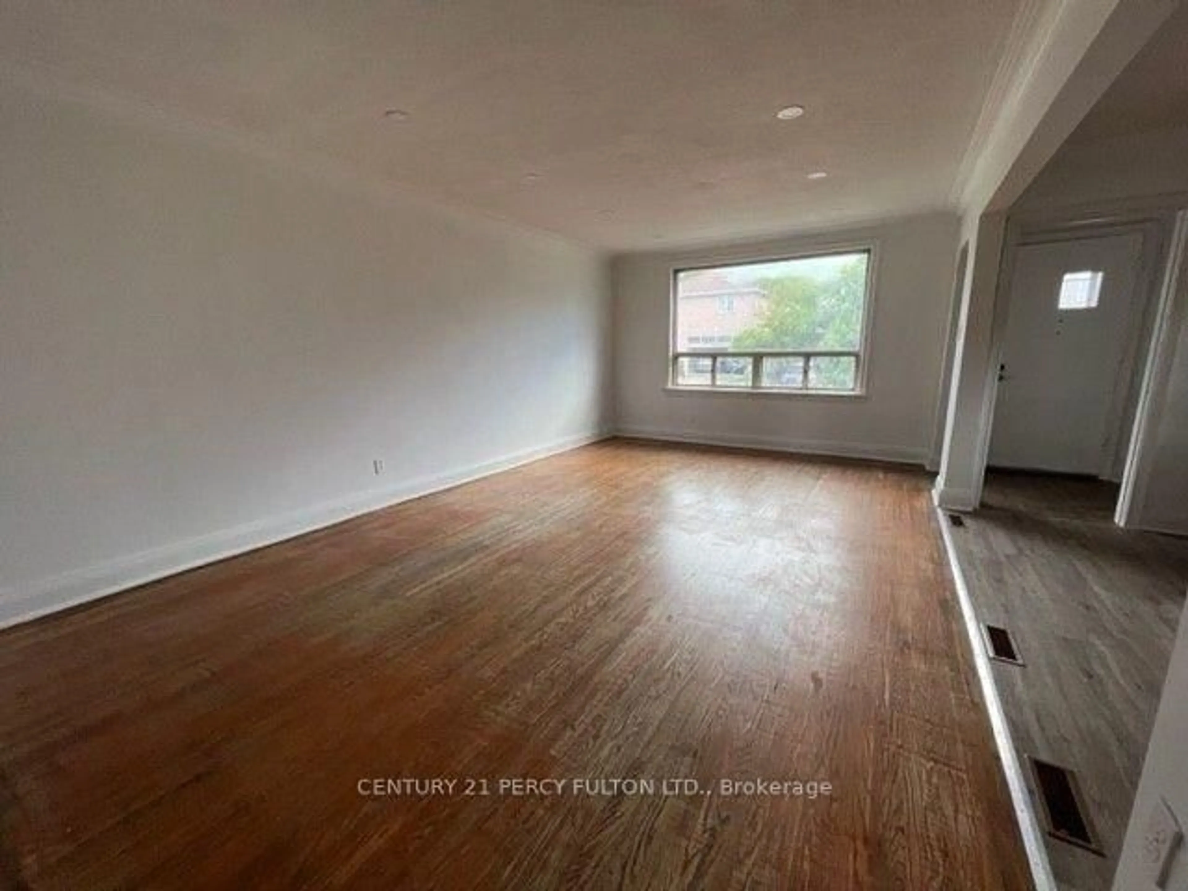 A pic of a room for 48 Connaught Ave, Toronto Ontario M2M 1G8