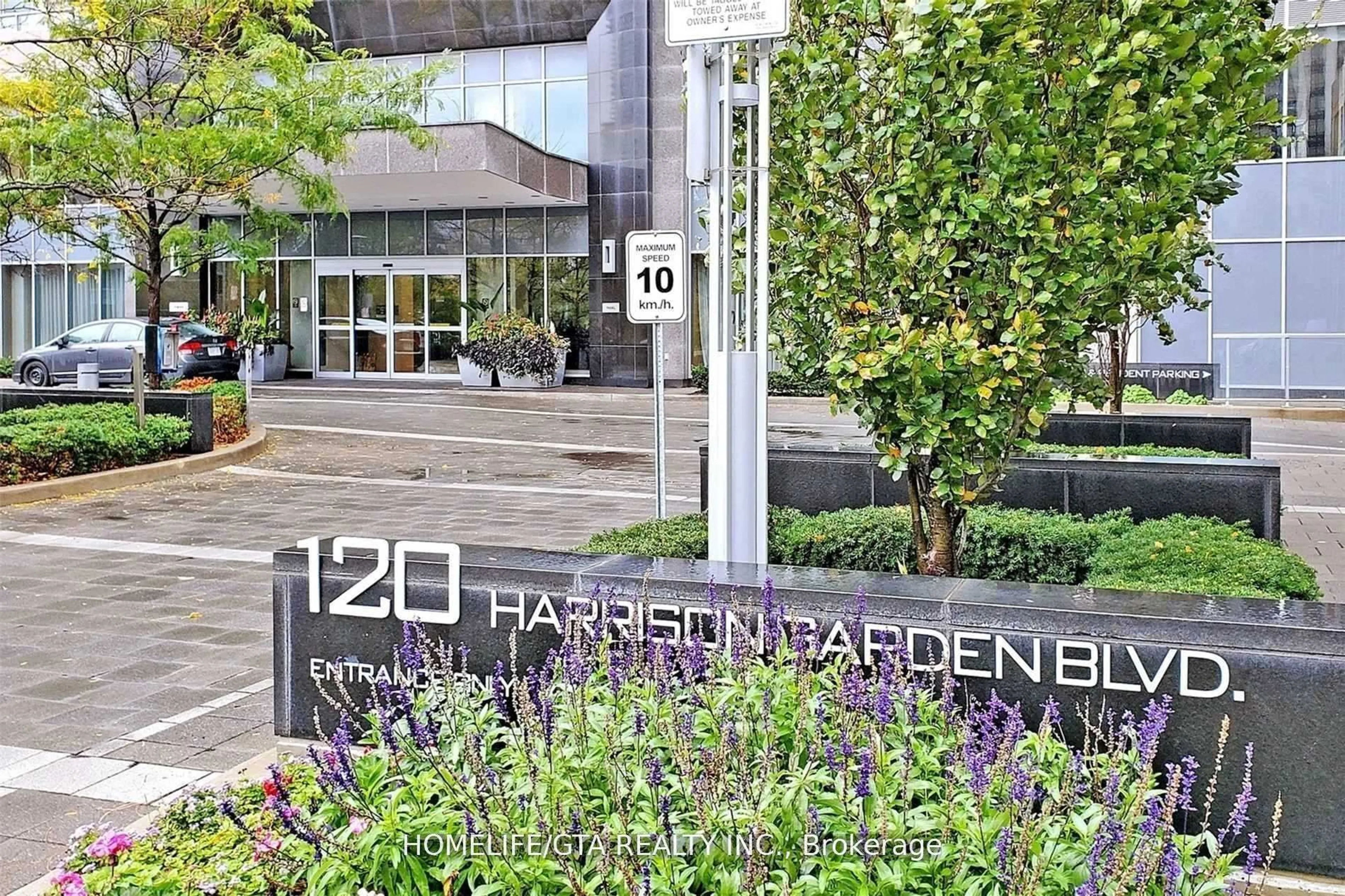 Indoor foyer for 120 Harrison Garden Blvd #510, Toronto Ontario M2N 0H1