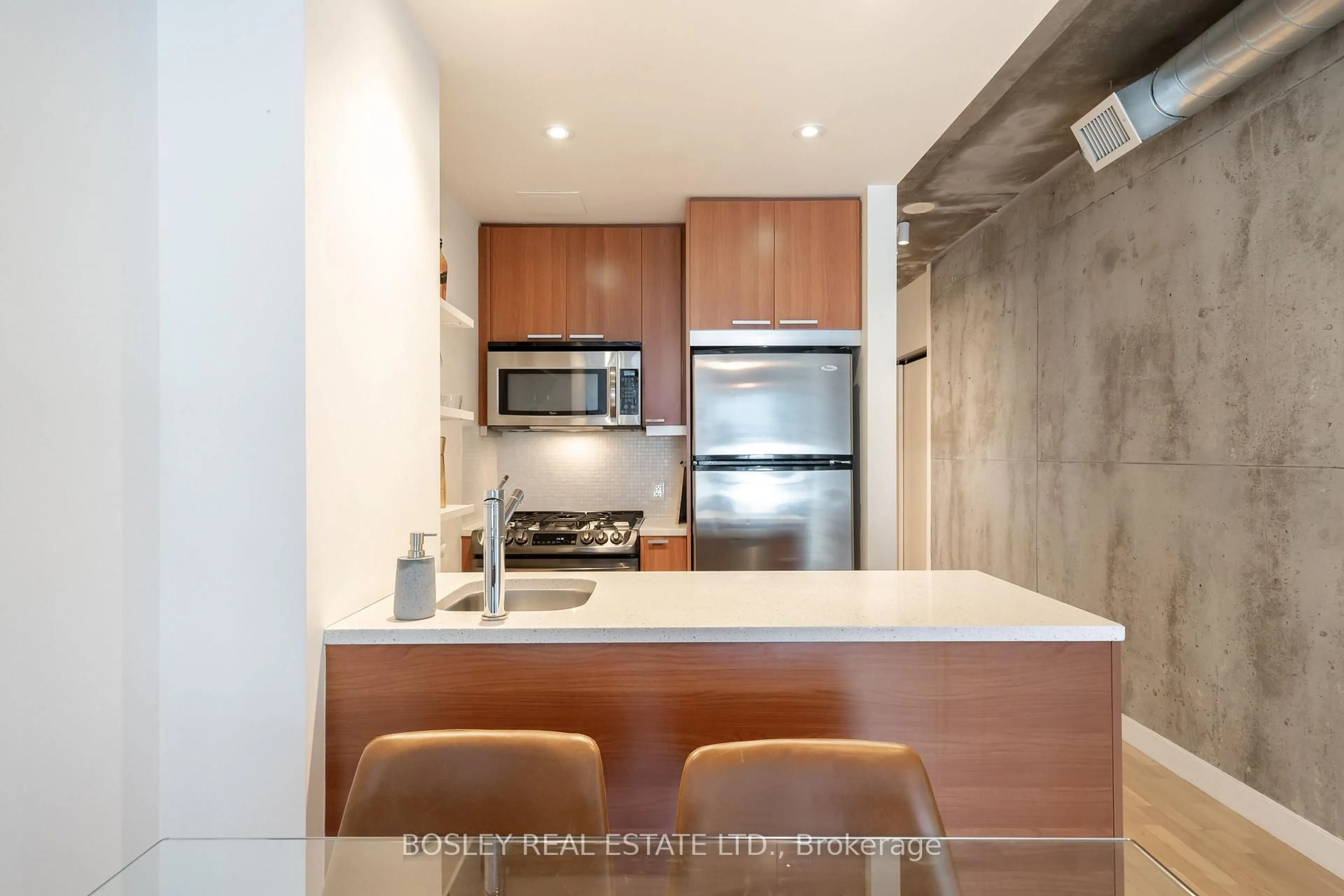 Standard kitchen, unknown for 138 Princess St #409, Toronto Ontario M5A 0B1