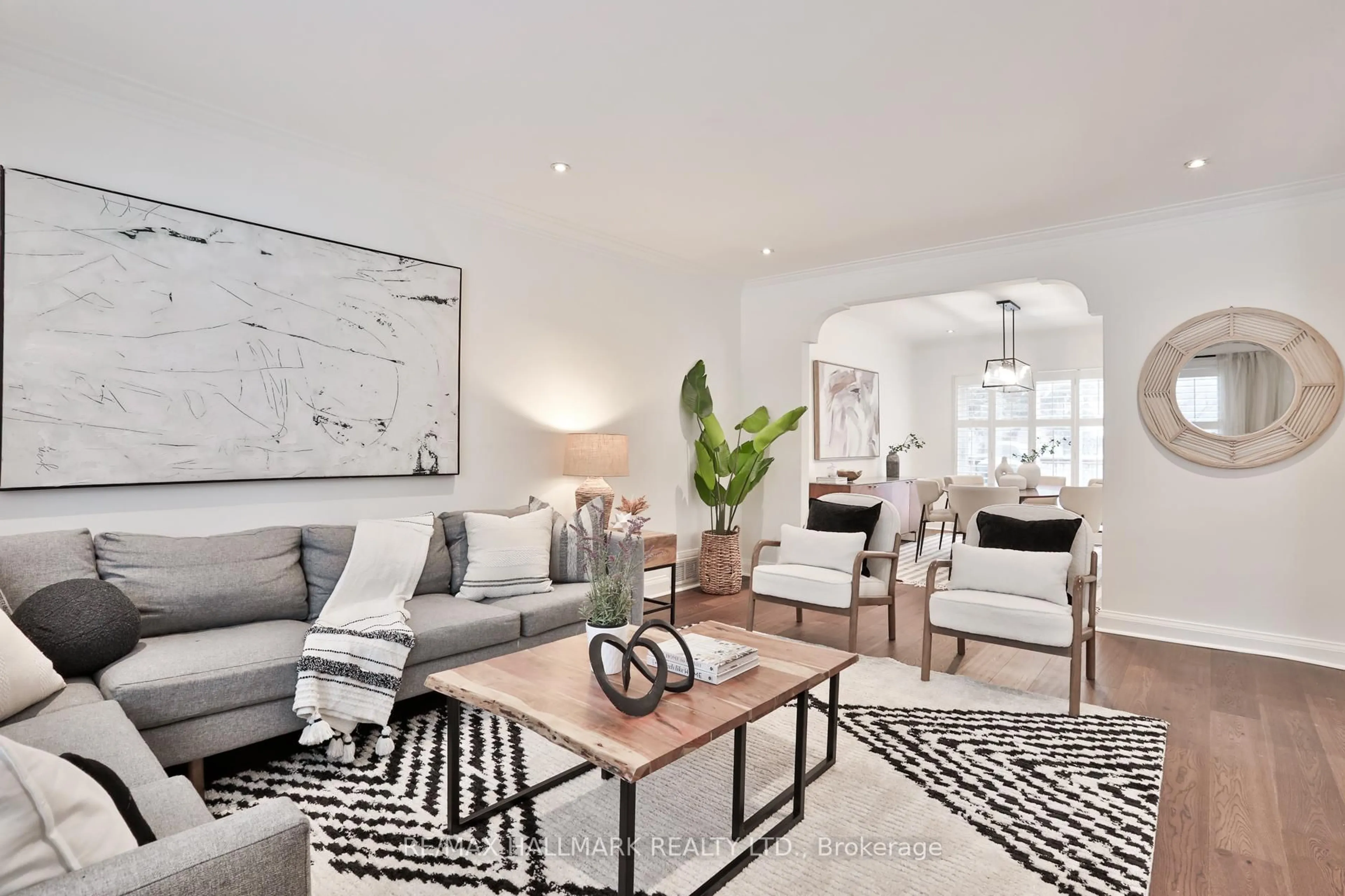 Living room with furniture, unknown for 299 Ridley Blvd, Toronto Ontario M3H 1K8