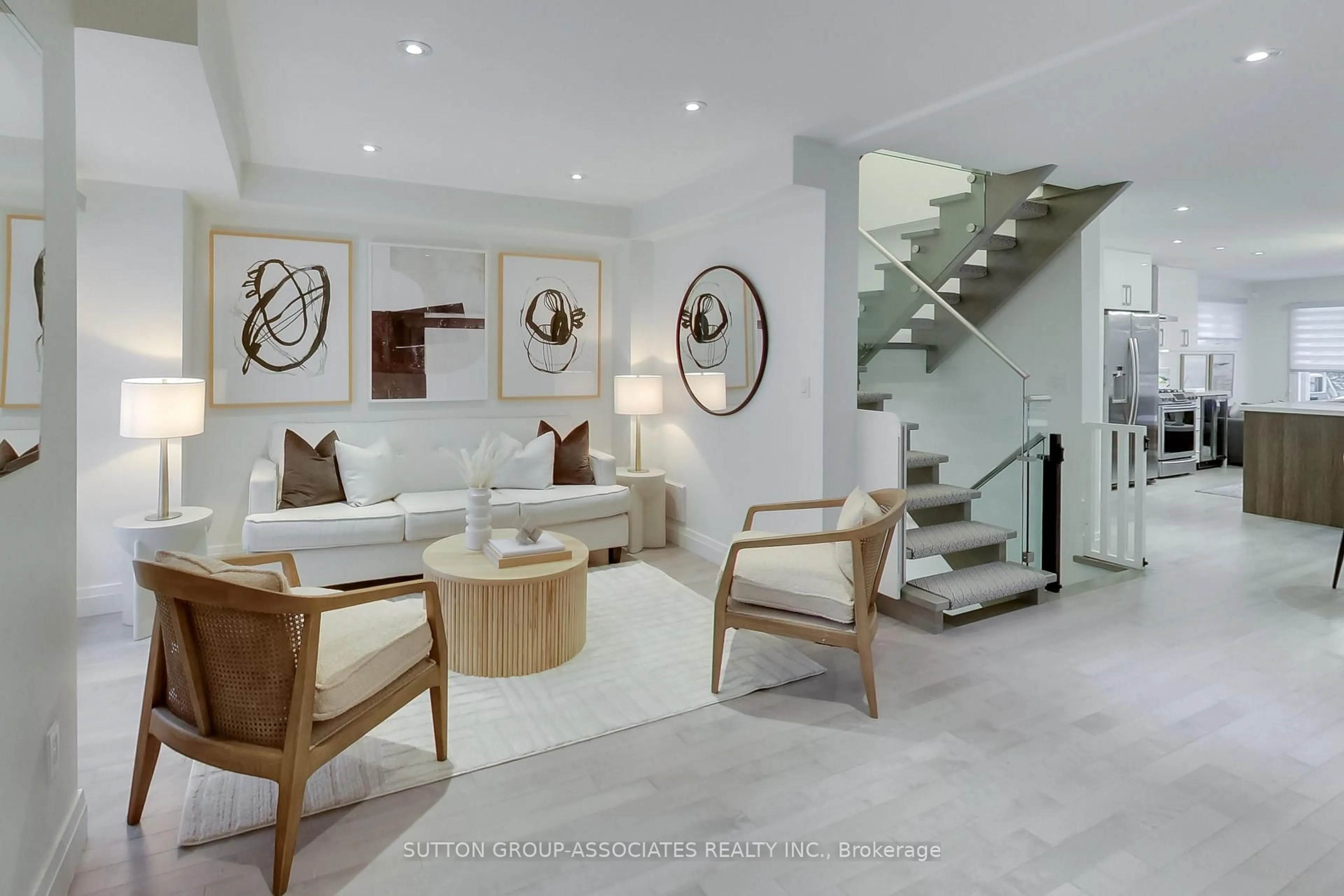 Unknown for 284 Atlas Ave, Toronto Ontario M6C 3P9