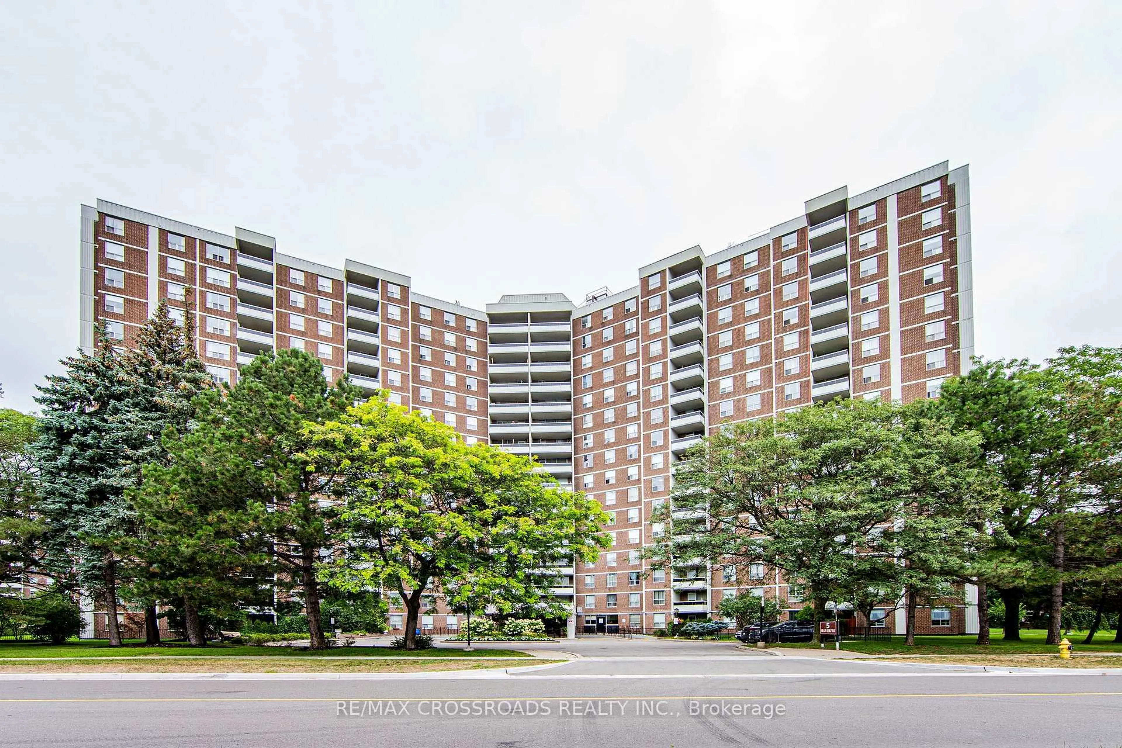 Unknown for 5 Shady Gfwy #205, Toronto Ontario M3C 3A5