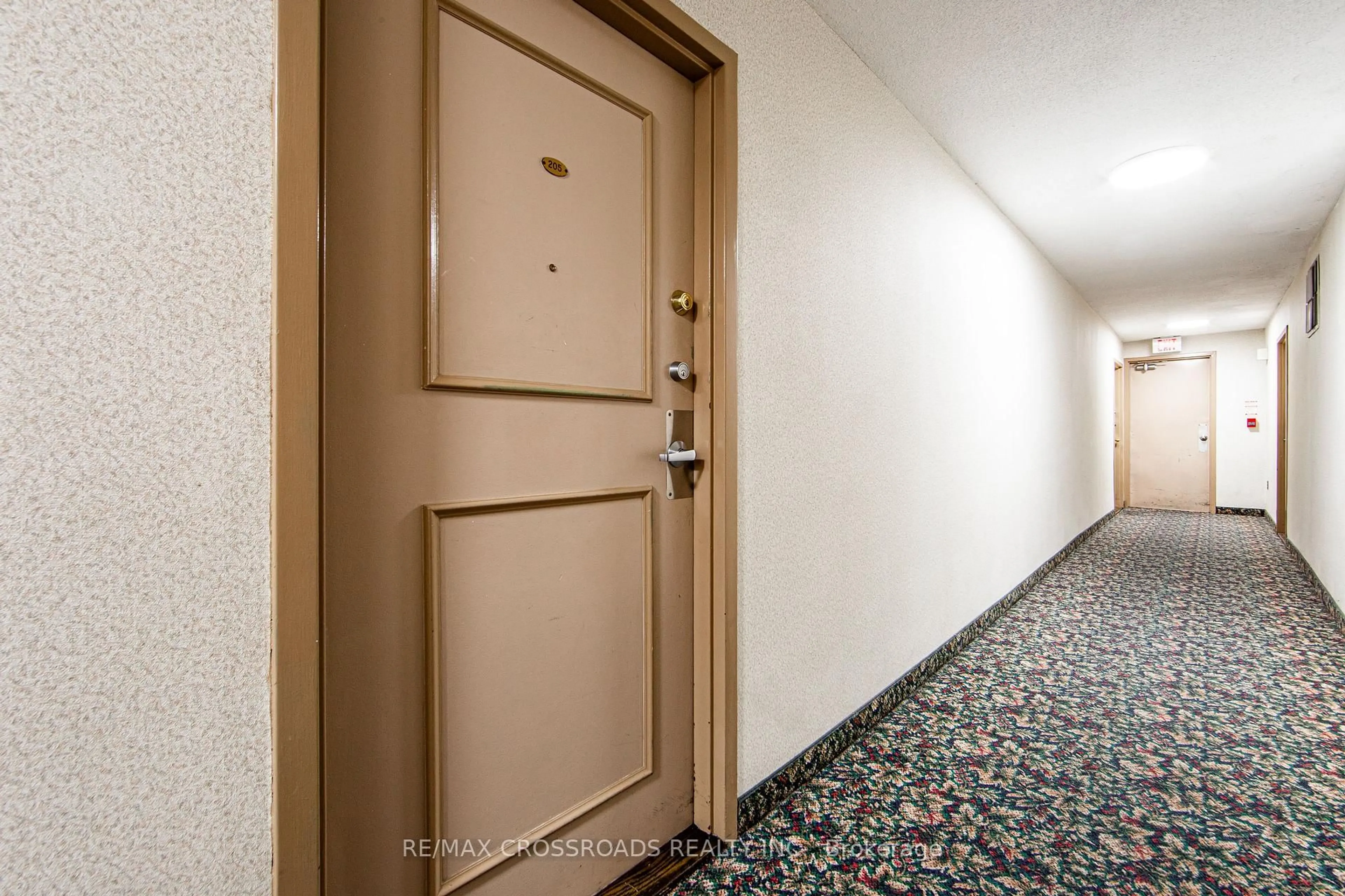 Indoor foyer for 5 Shady Gfwy #205, Toronto Ontario M3C 3A5