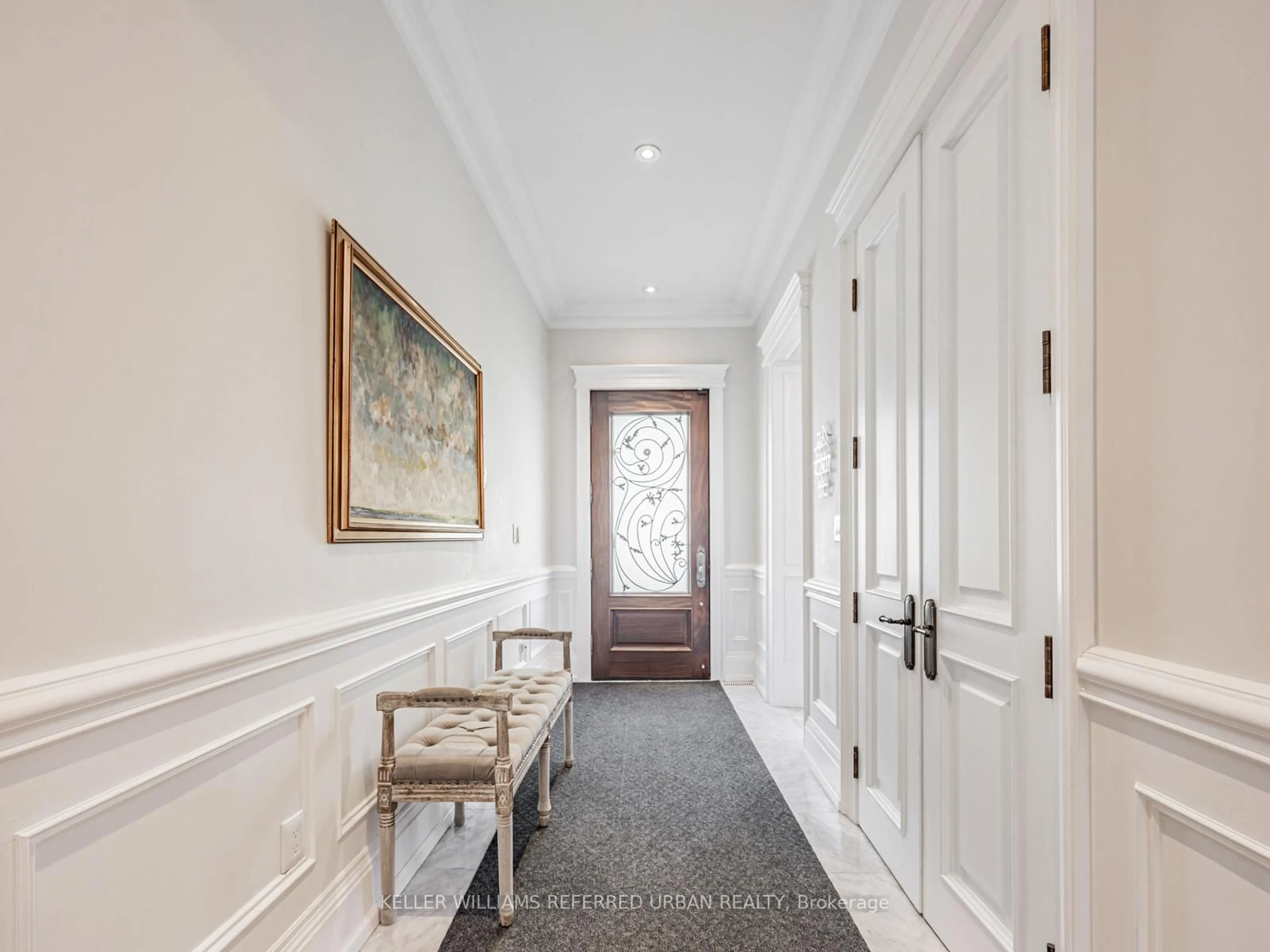 Indoor entryway for 525 Glencairn Ave, Toronto Ontario M6B 1Z2